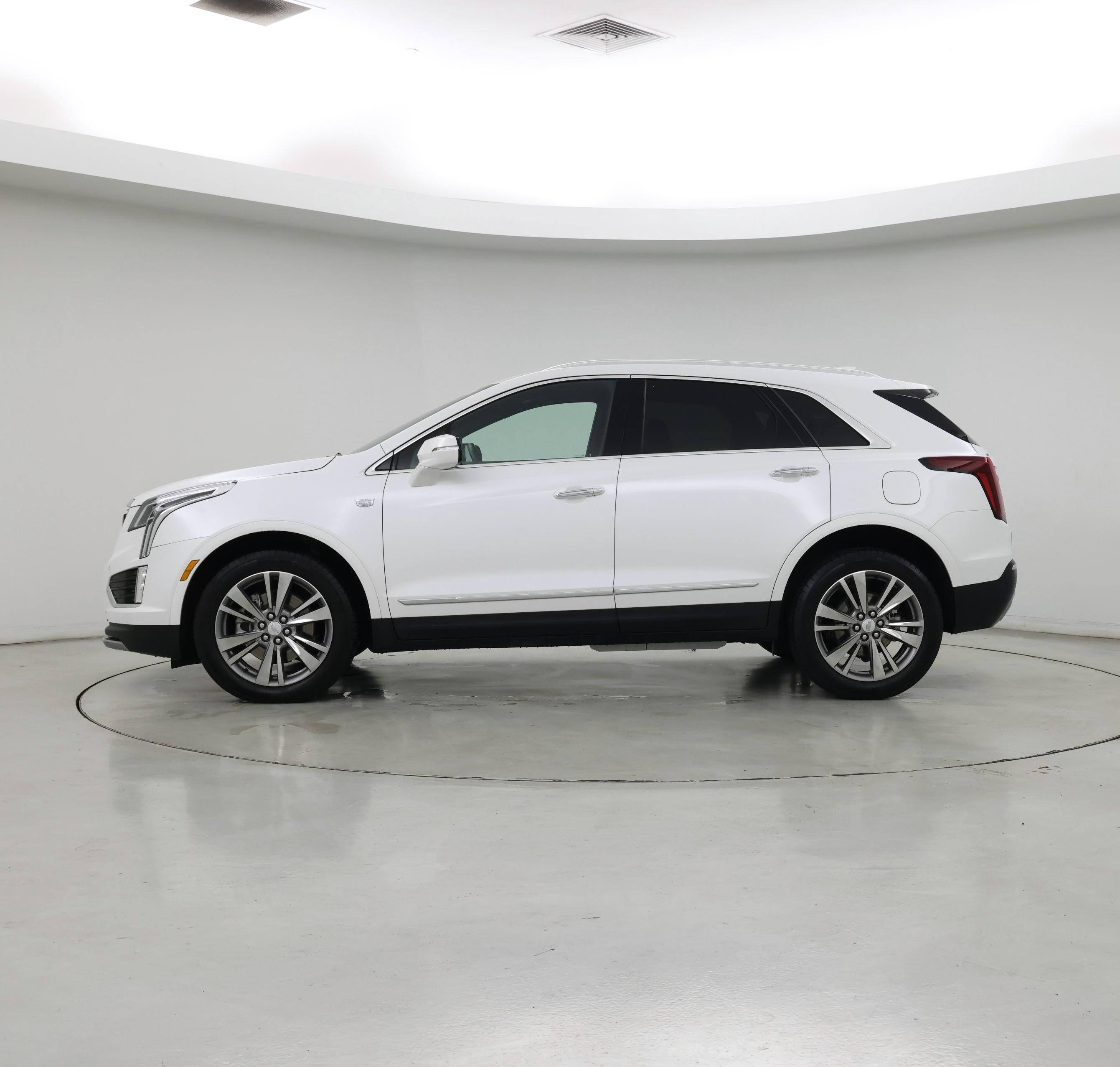 Thumbnail: 2025 Cadillac XT5 - 3