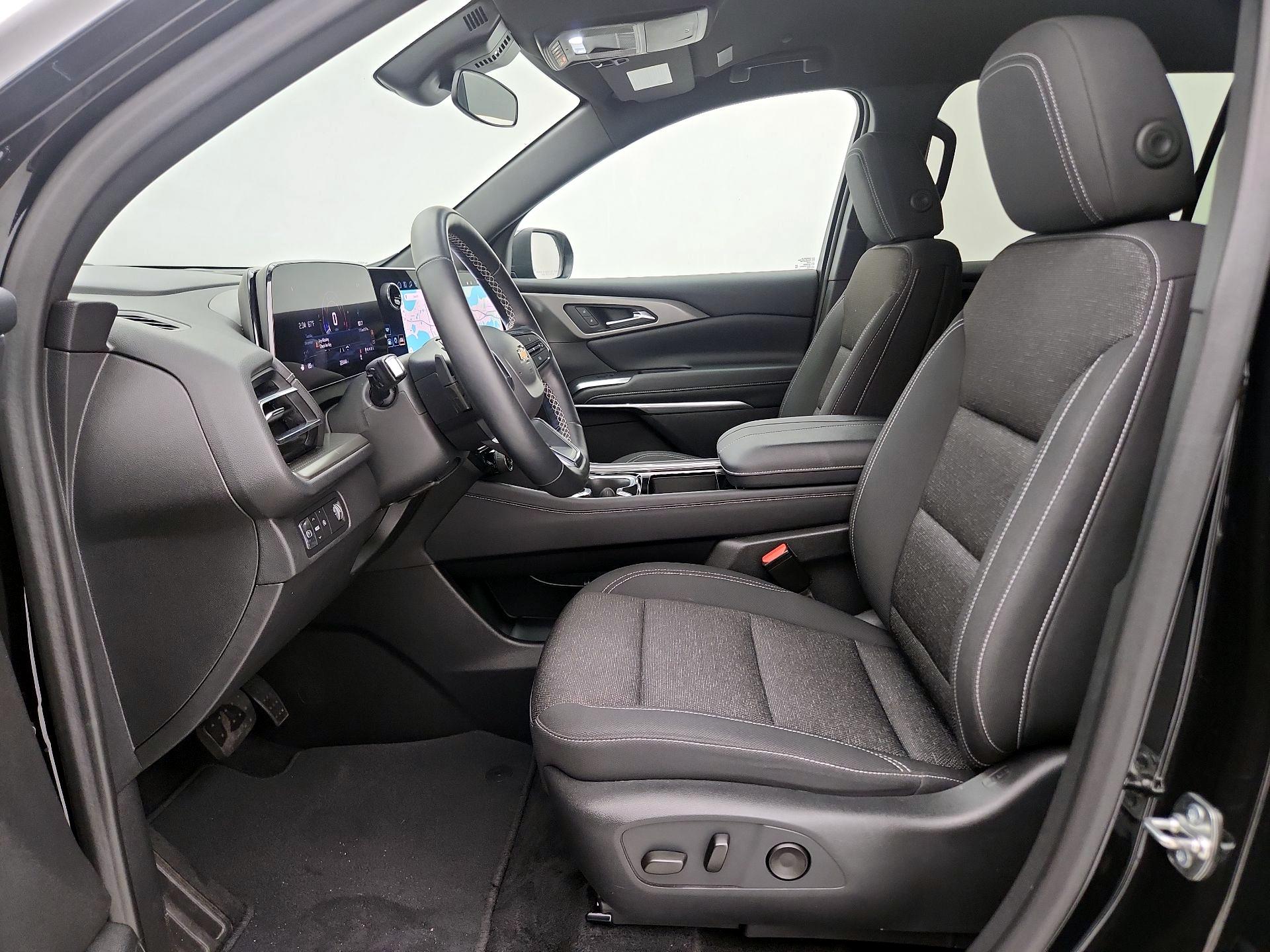 Thumbnail: 2025 Chevrolet Traverse - 11