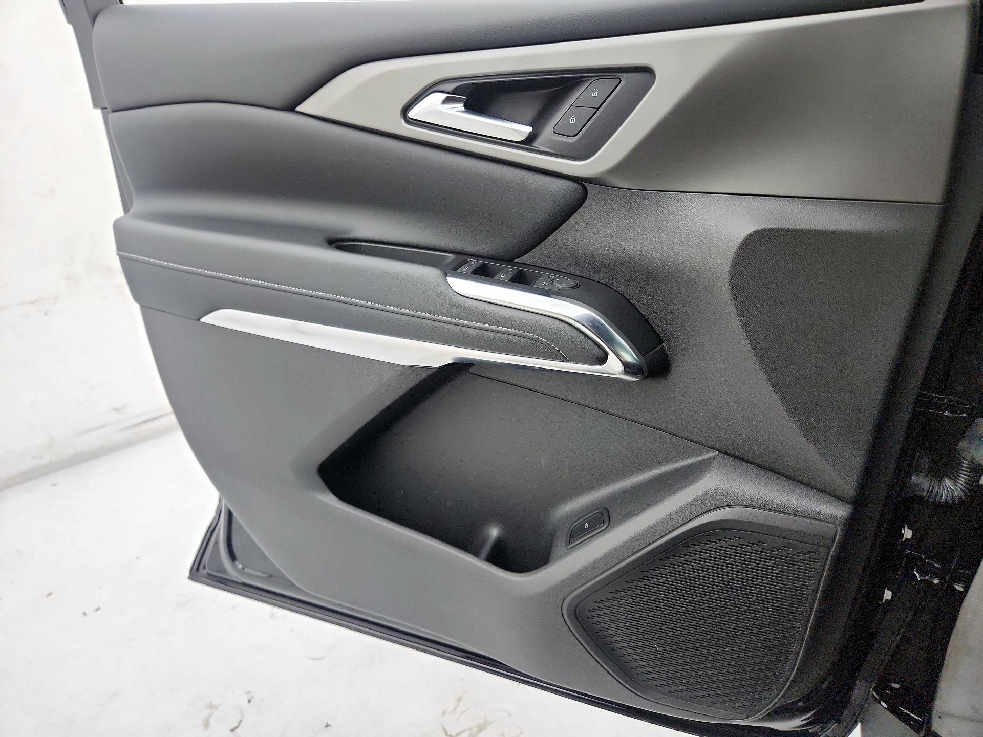 Thumbnail: 2025 Chevrolet Traverse - 12