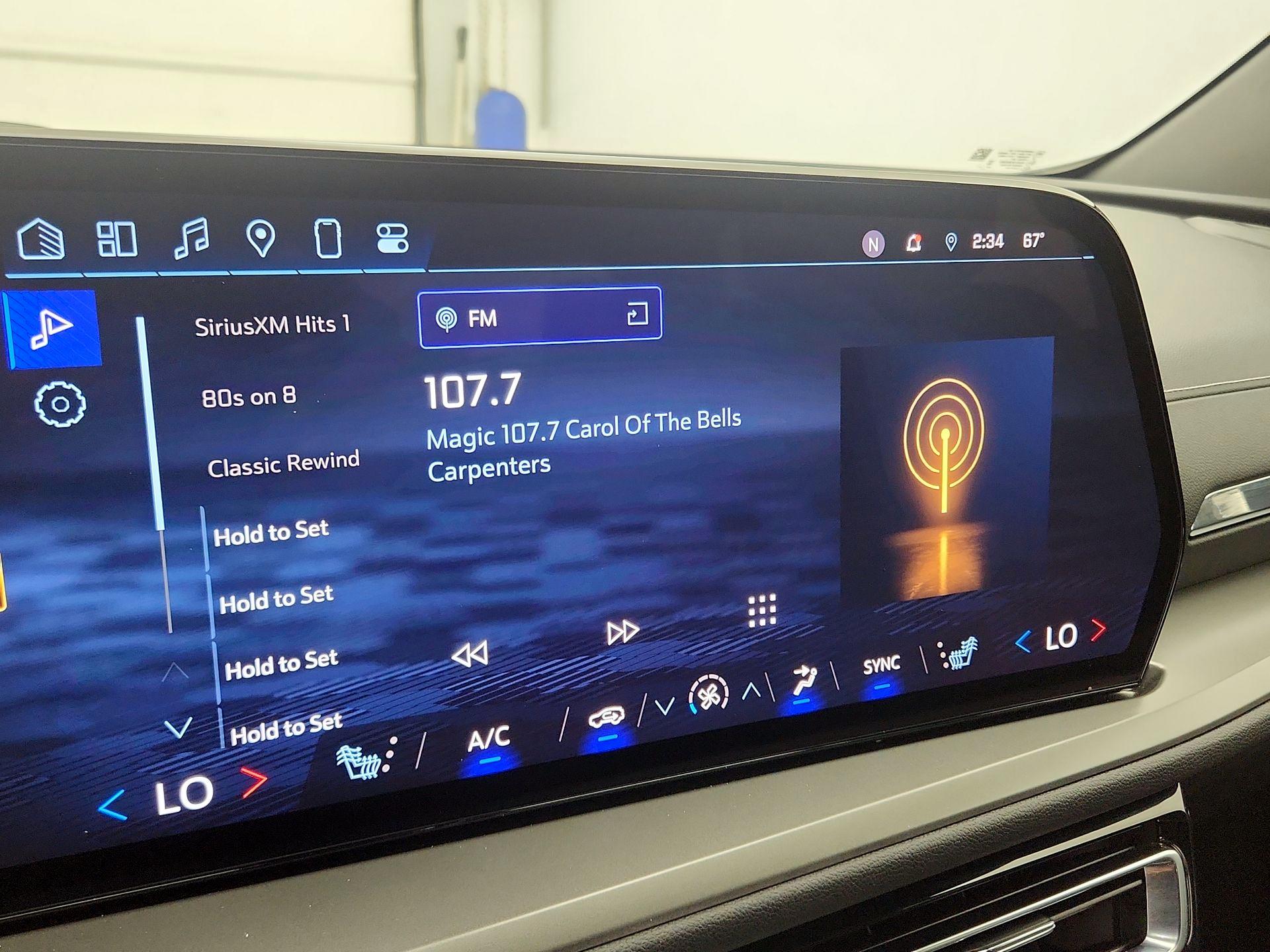 Thumbnail: 2025 Chevrolet Traverse - 16