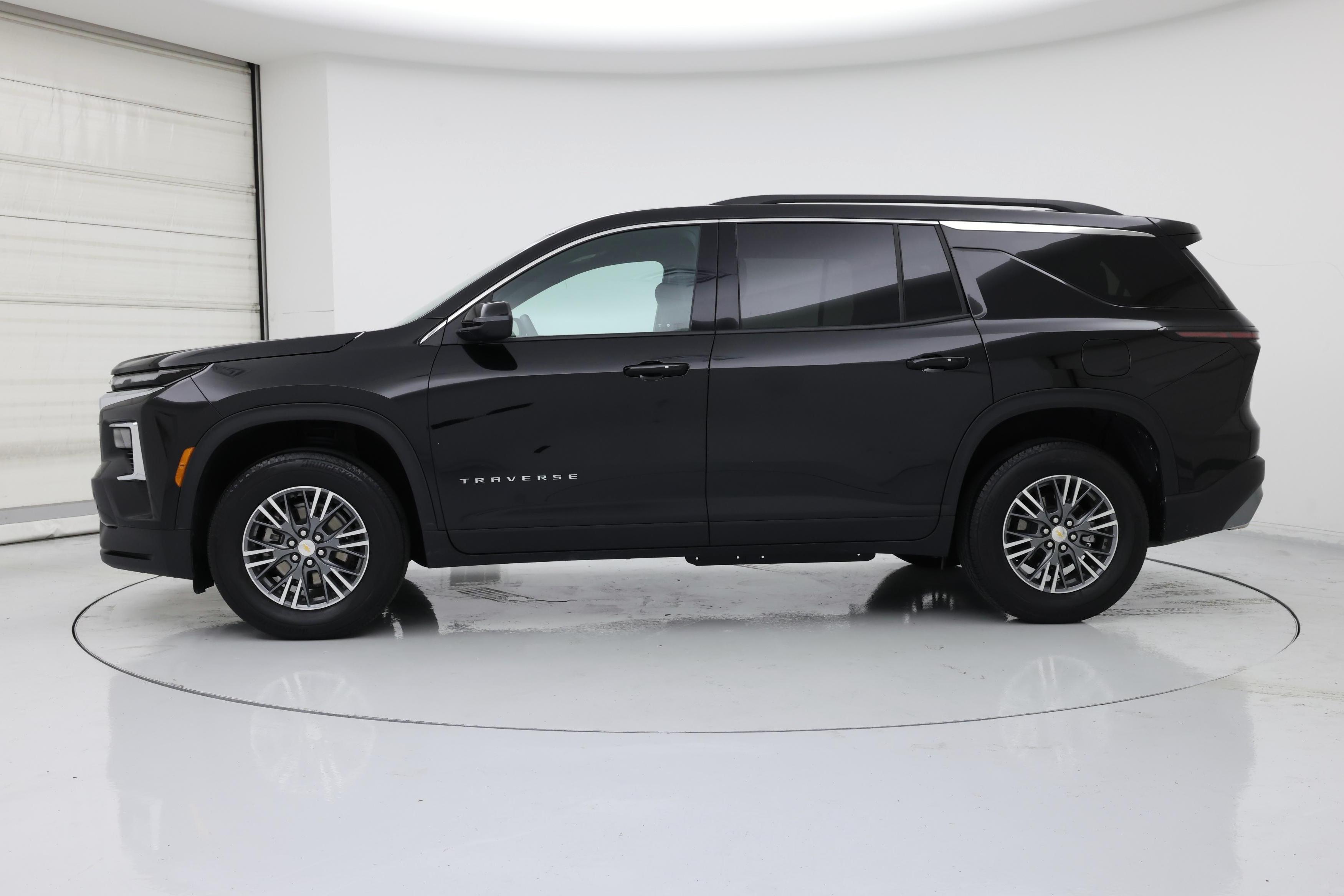 Thumbnail: 2025 Chevrolet Traverse - 3