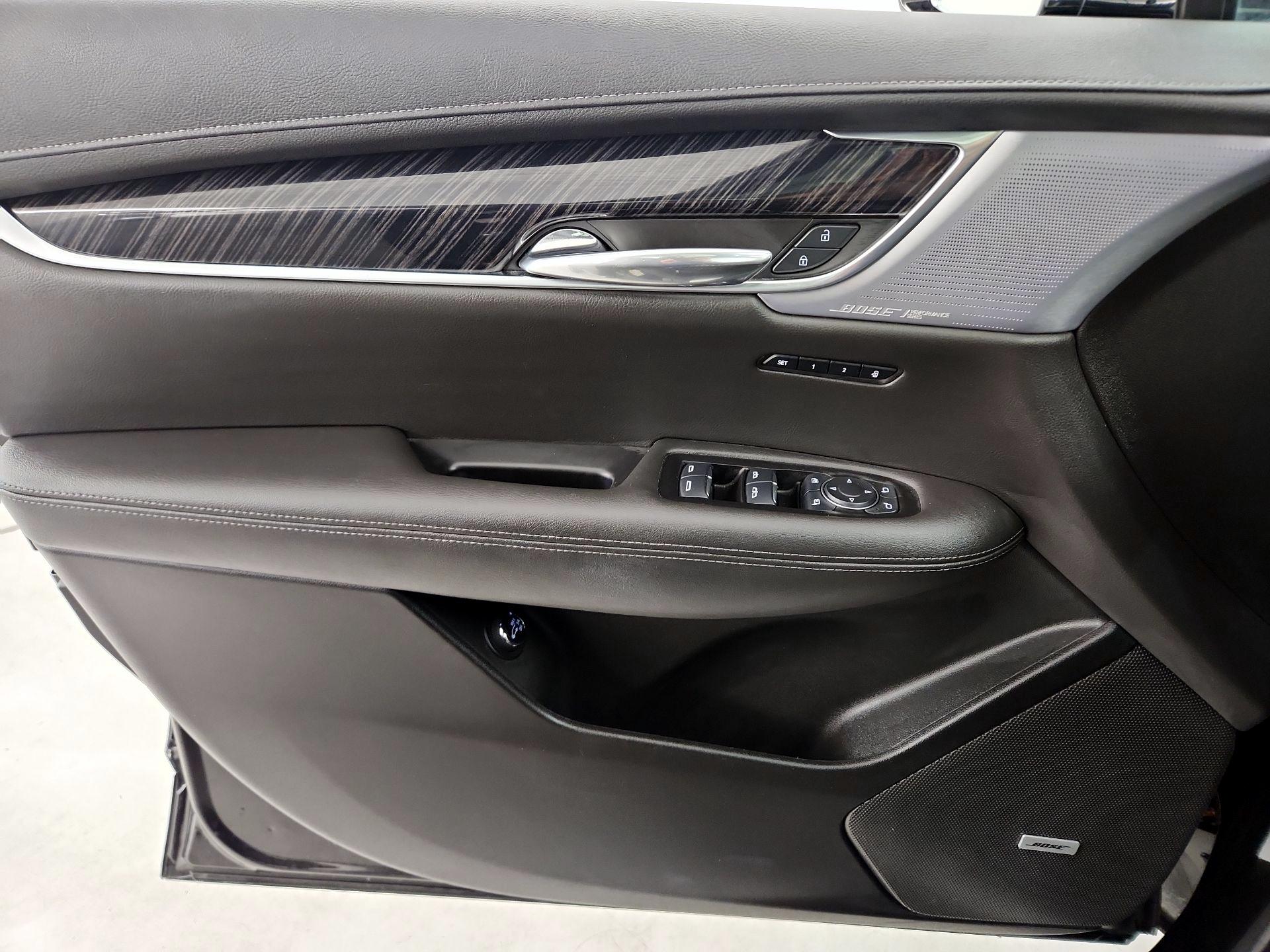 Thumbnail: 2025 Cadillac XT6 - 12