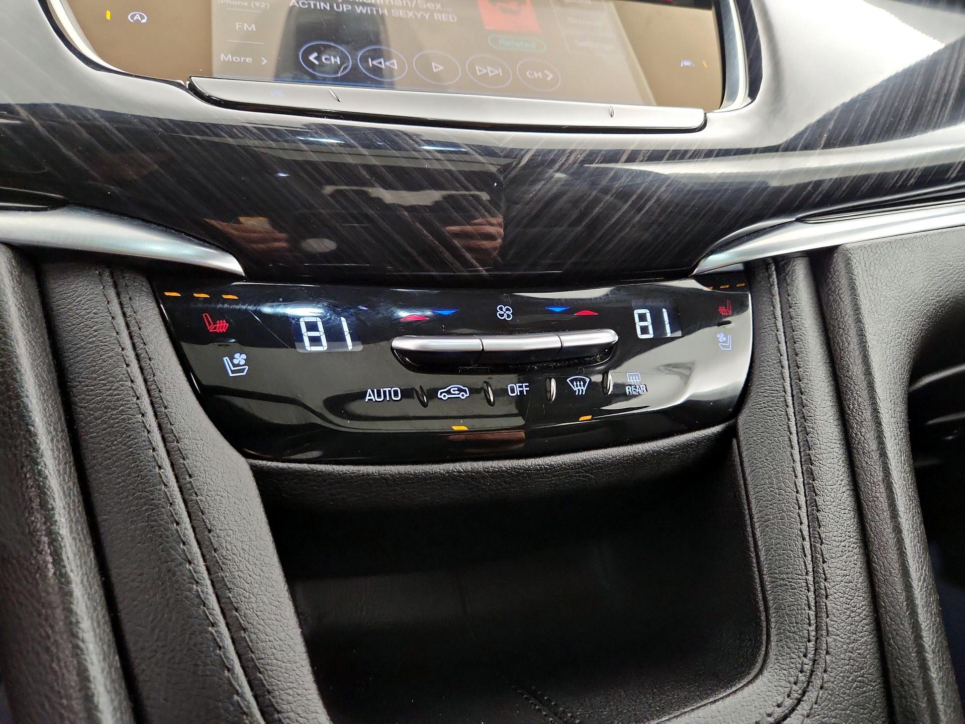 Thumbnail: 2025 Cadillac XT6 - 17