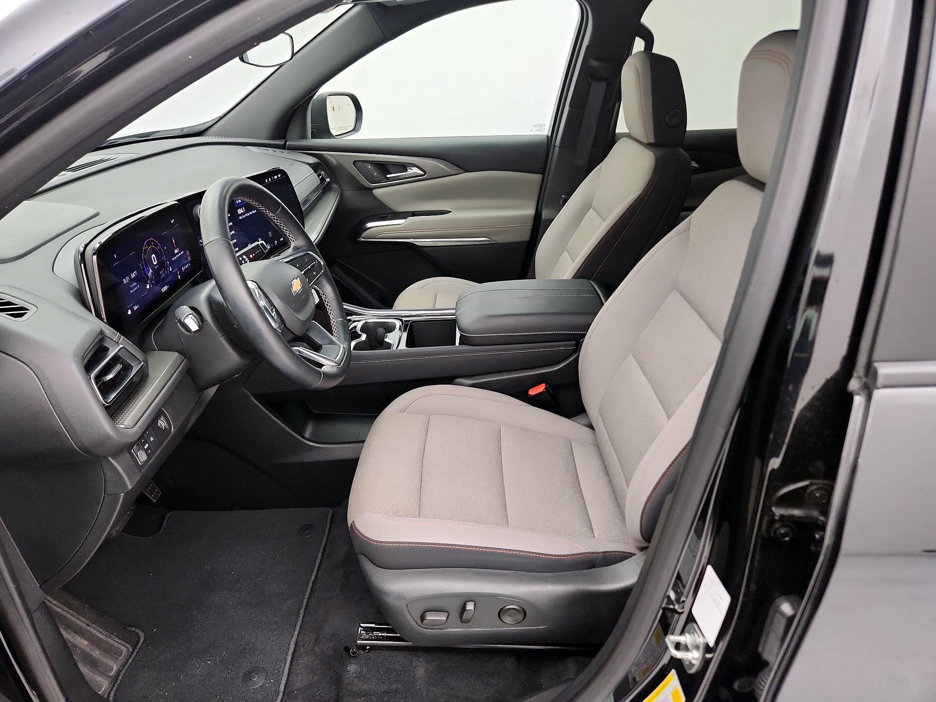 Thumbnail: 2025 Chevrolet Traverse - 11