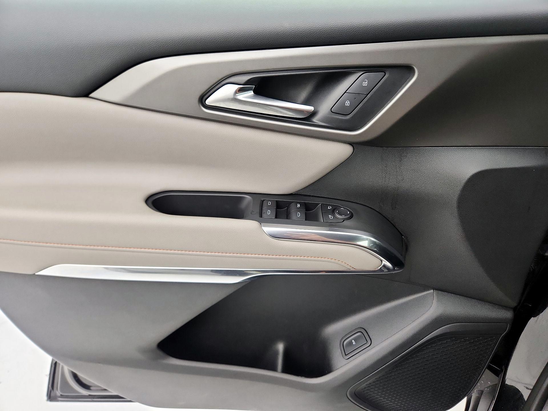 Thumbnail: 2025 Chevrolet Traverse - 12