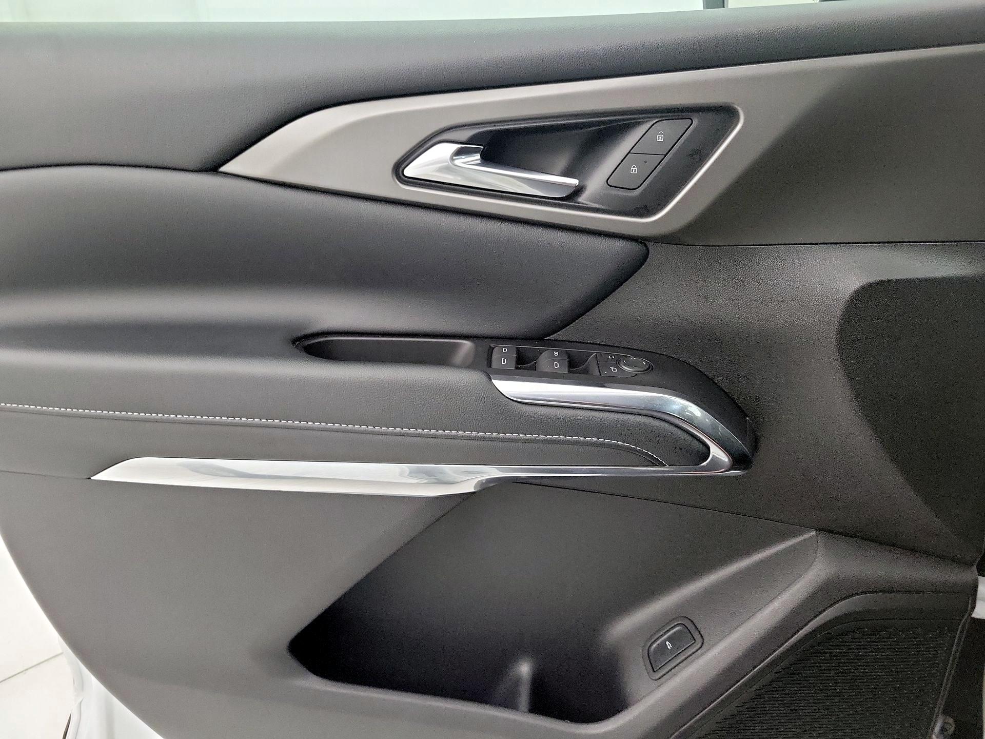 Thumbnail: 2025 Chevrolet Traverse - 12