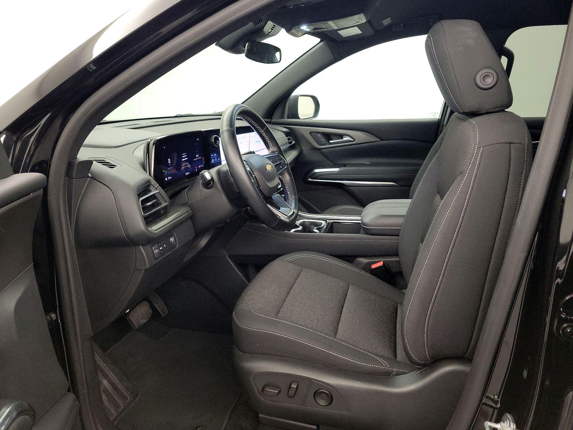 Thumbnail: 2025 Chevrolet Traverse - 11