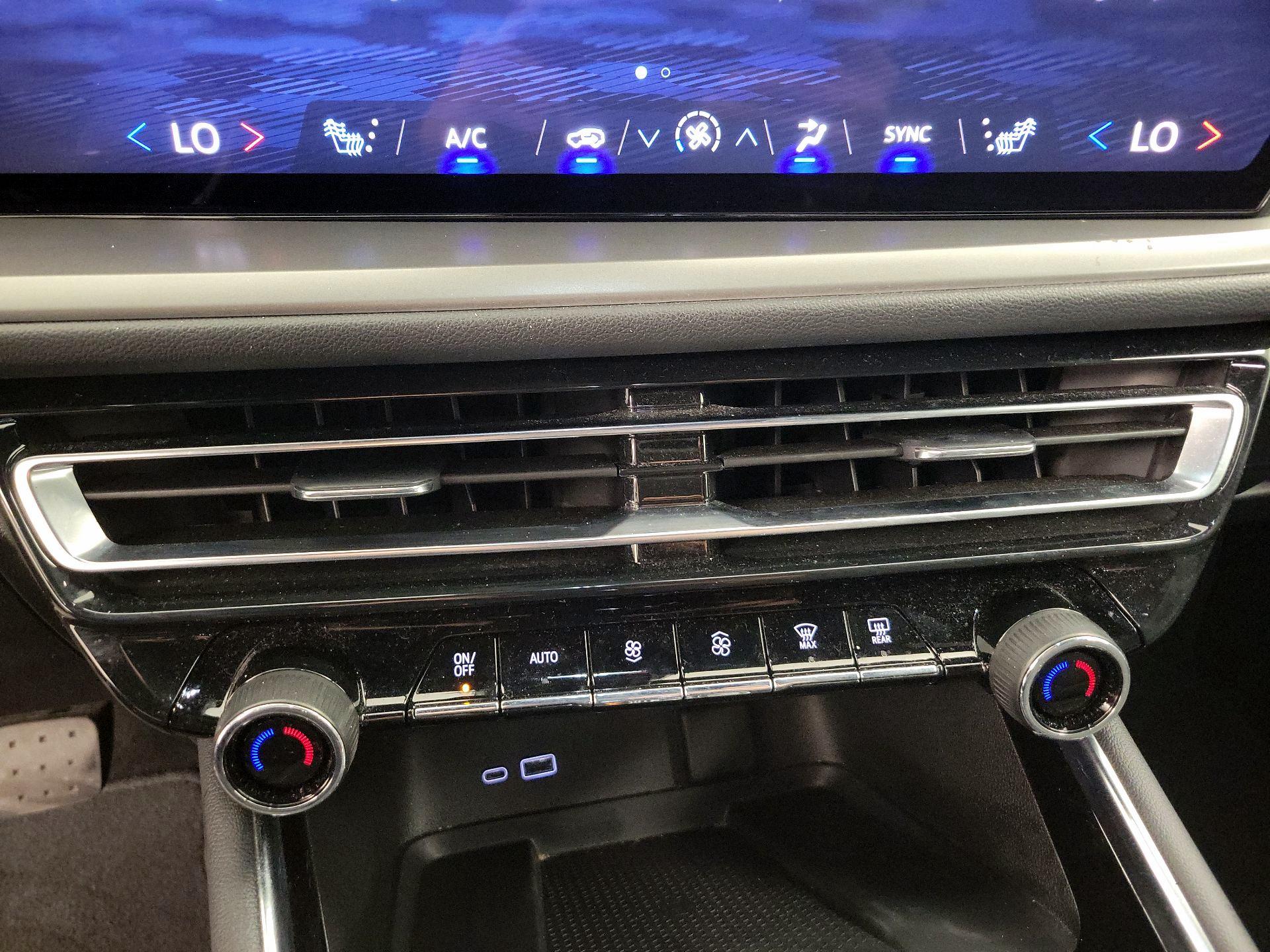 Thumbnail: 2025 Chevrolet Traverse - 17