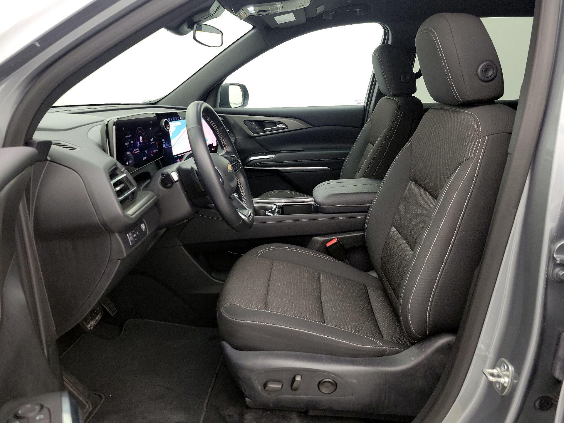 Thumbnail: 2025 Chevrolet Traverse - 11