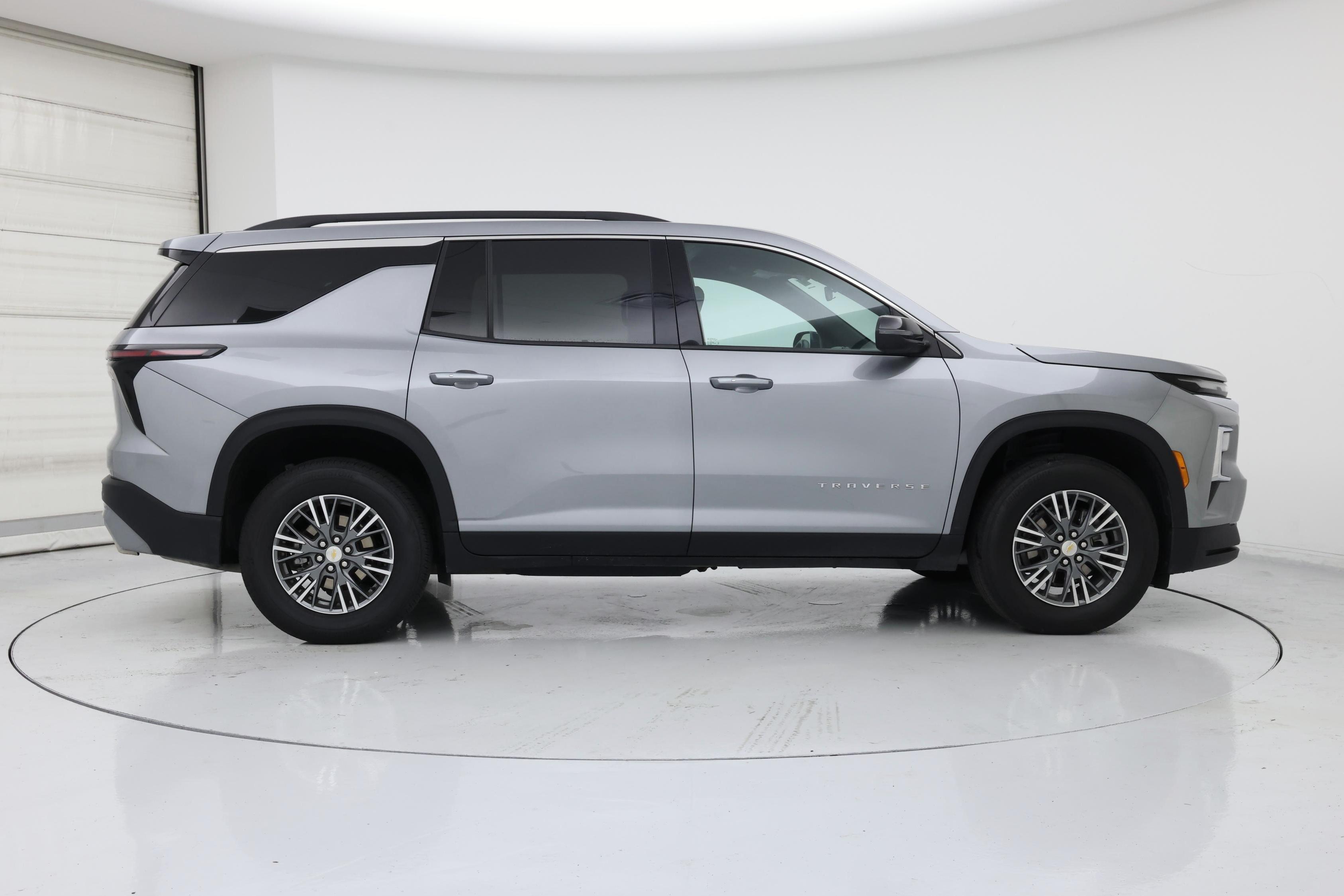 Thumbnail: 2025 Chevrolet Traverse - 7