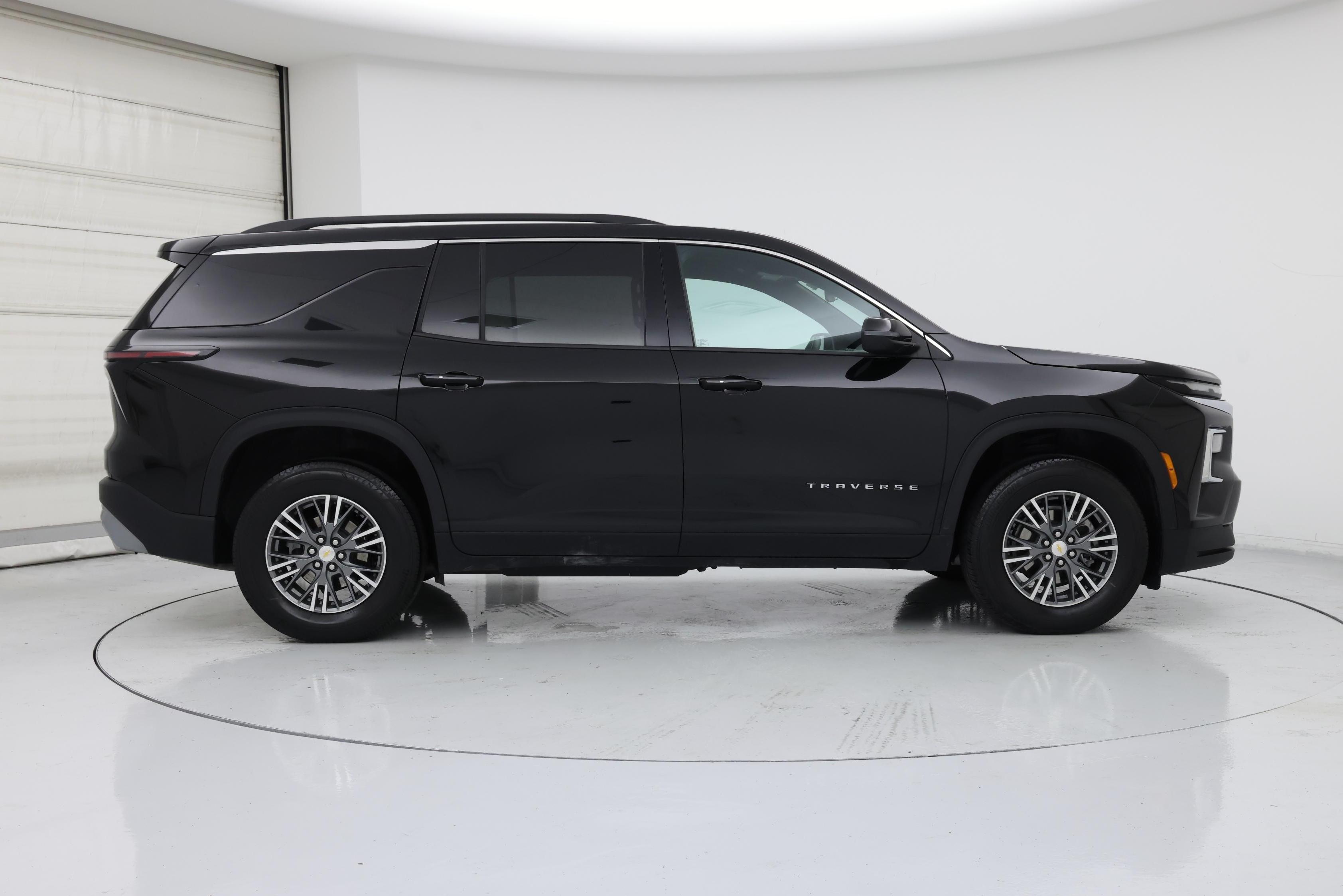 Thumbnail: 2025 Chevrolet Traverse - 7