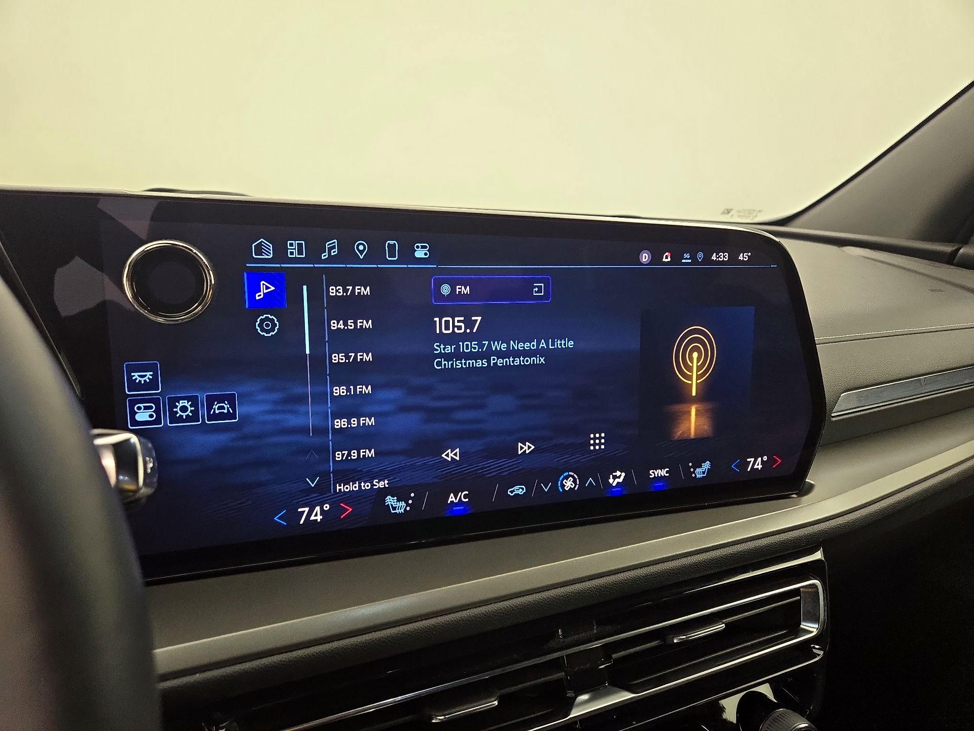 Thumbnail: 2025 Chevrolet Traverse - 16