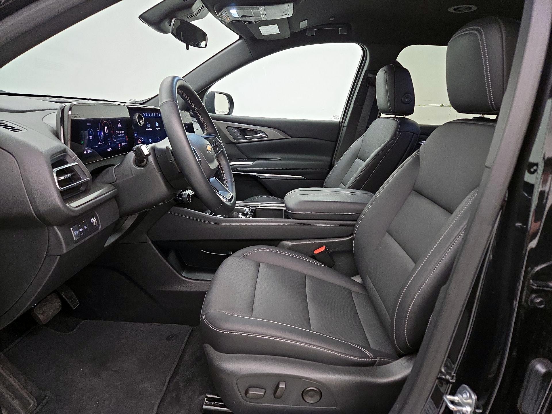 Thumbnail: 2025 Chevrolet Traverse - 11