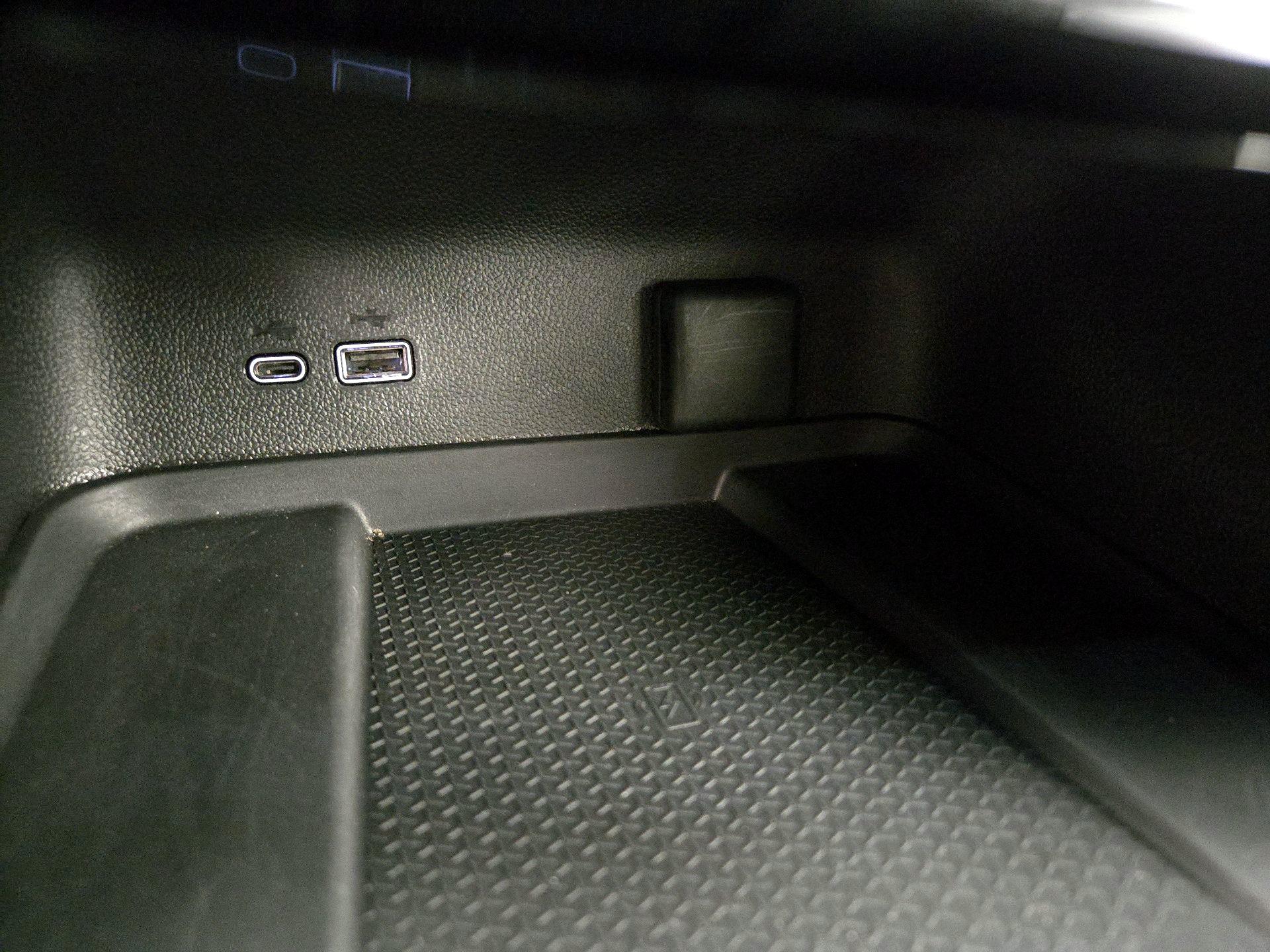 Thumbnail: 2025 Chevrolet Traverse - 18