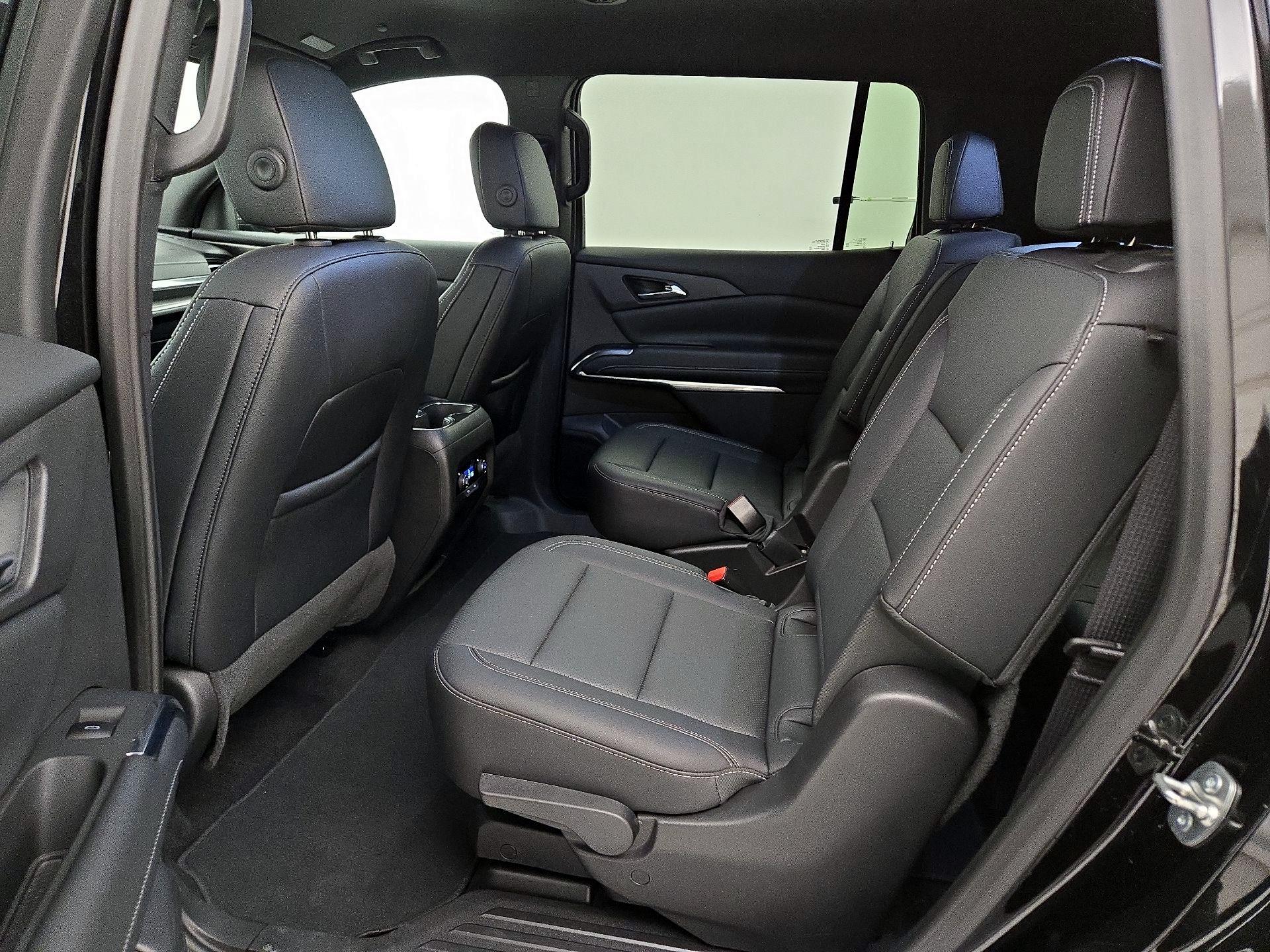 Thumbnail: 2025 Chevrolet Traverse - 19