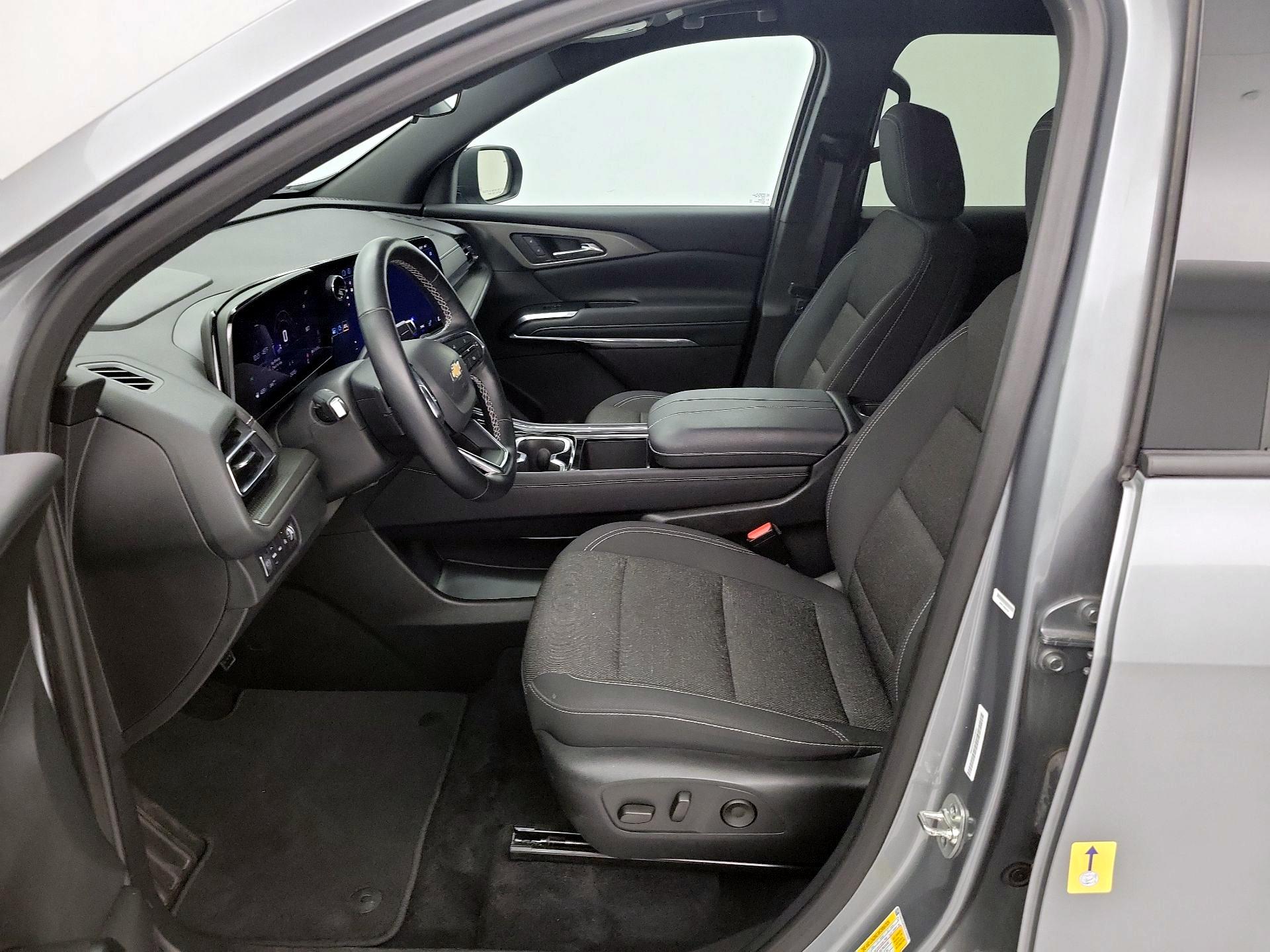 Thumbnail: 2025 Chevrolet Traverse - 11