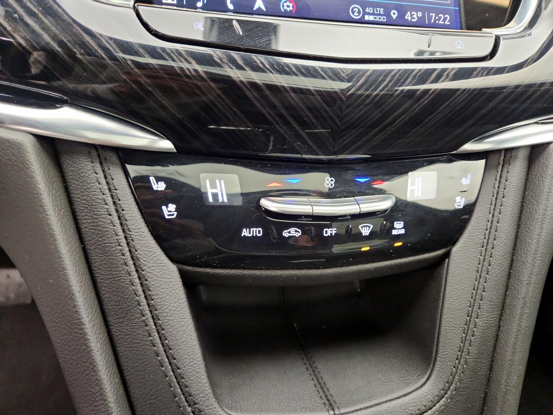 Thumbnail: 2025 Cadillac XT6 - 17