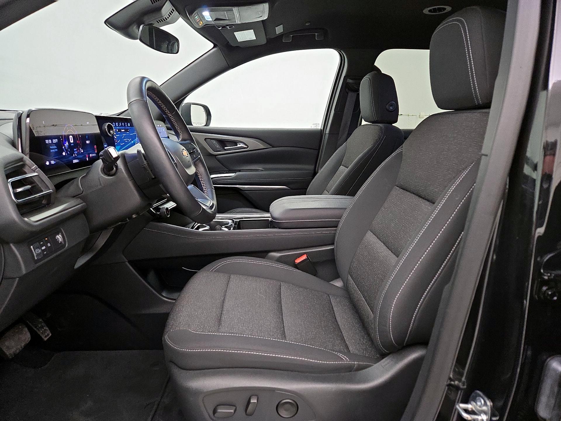 Thumbnail: 2025 Chevrolet Traverse - 11