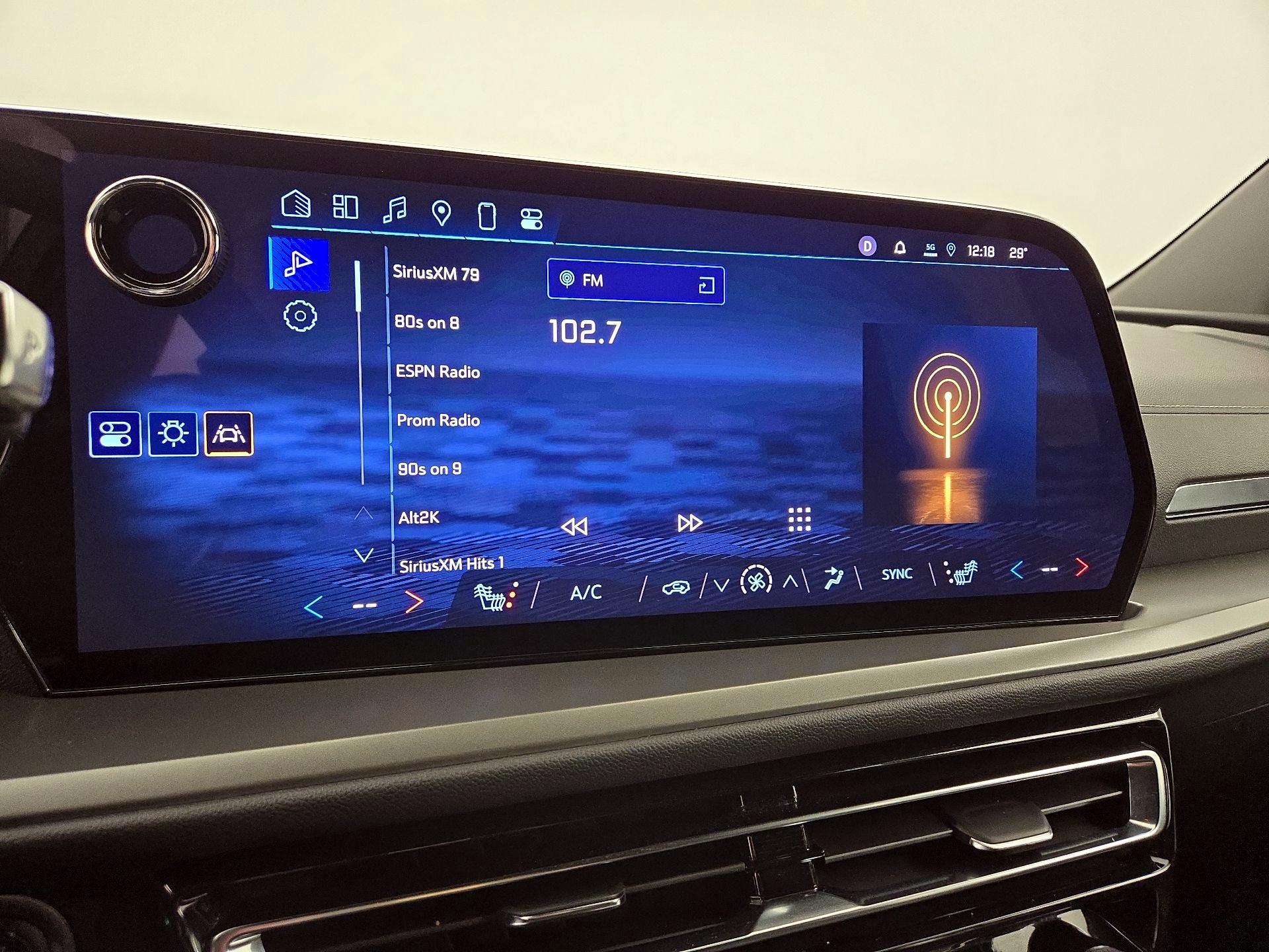 Thumbnail: 2025 Chevrolet Traverse - 16