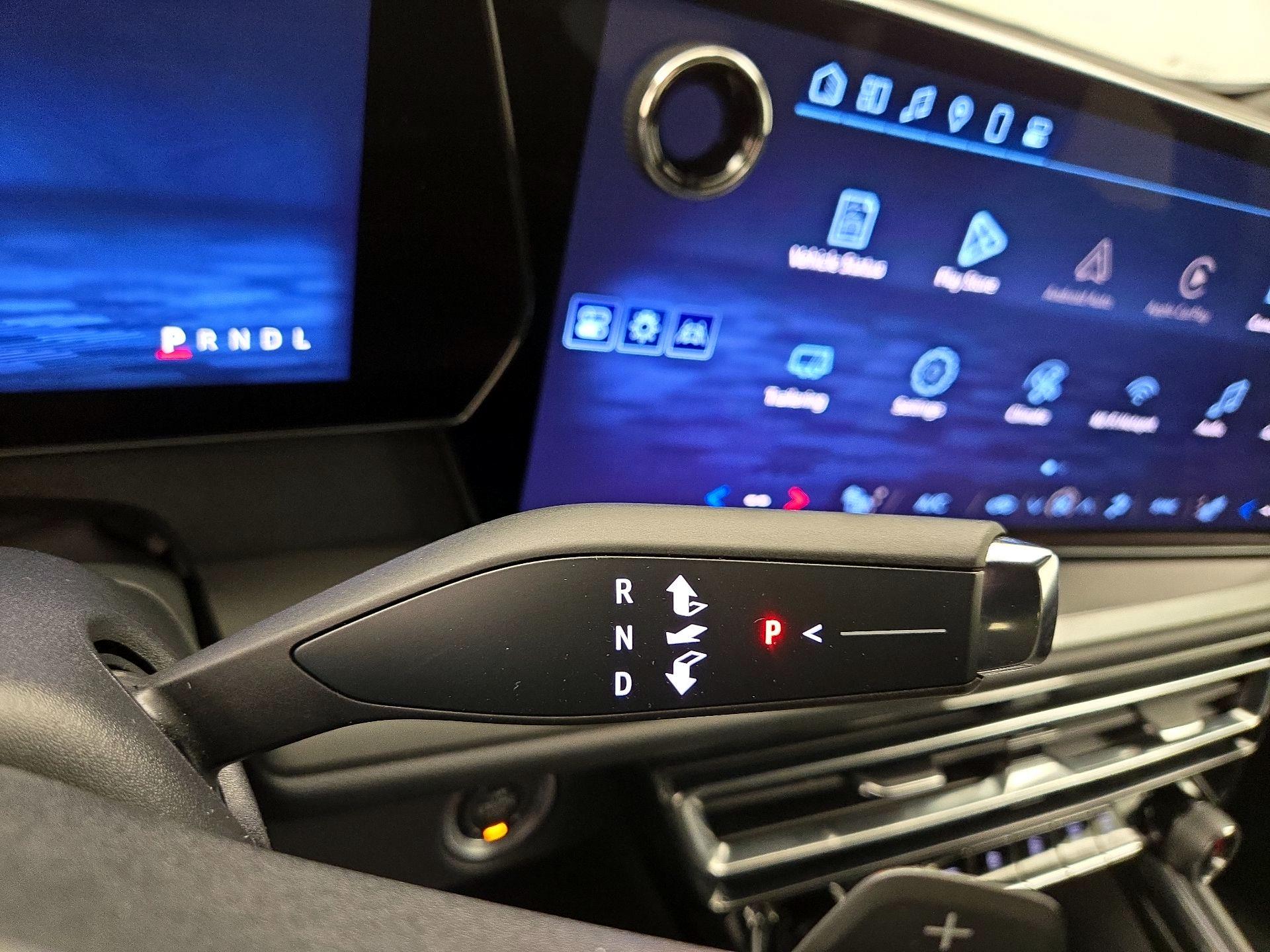 Thumbnail: 2025 Chevrolet Traverse - 18