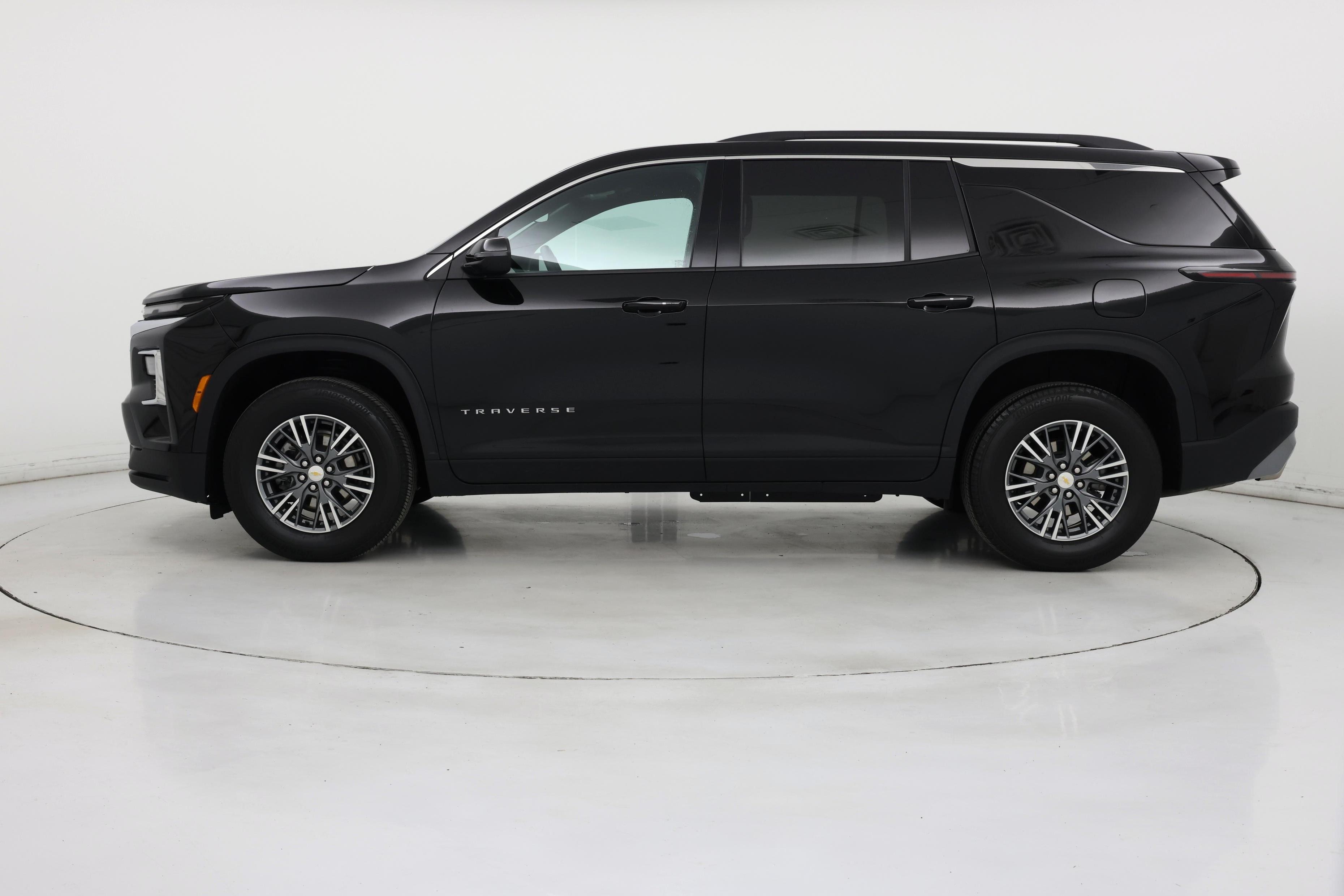 Thumbnail: 2025 Chevrolet Traverse - 3