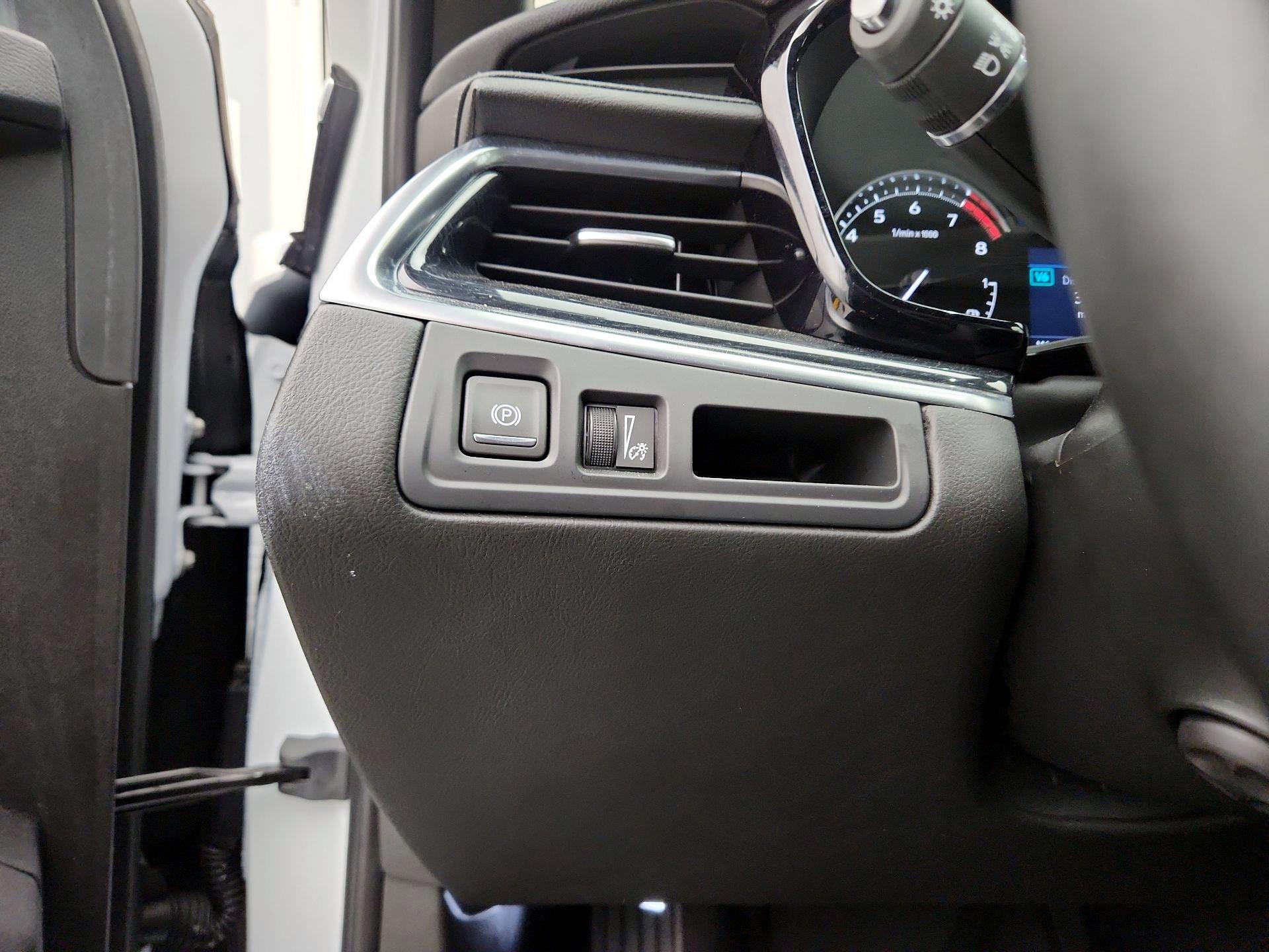 Thumbnail: 2025 Cadillac XT5 - 13