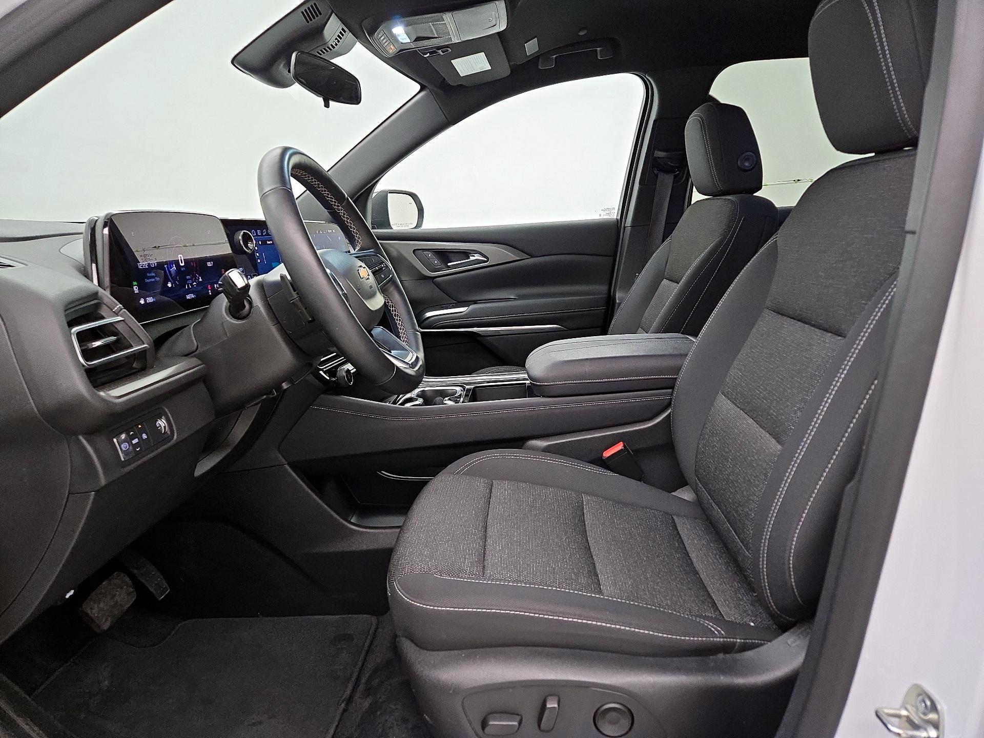 Thumbnail: 2025 Chevrolet Traverse - 11