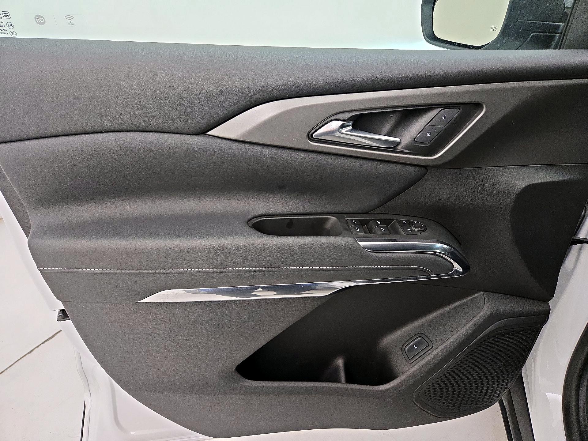 Thumbnail: 2025 Chevrolet Traverse - 12