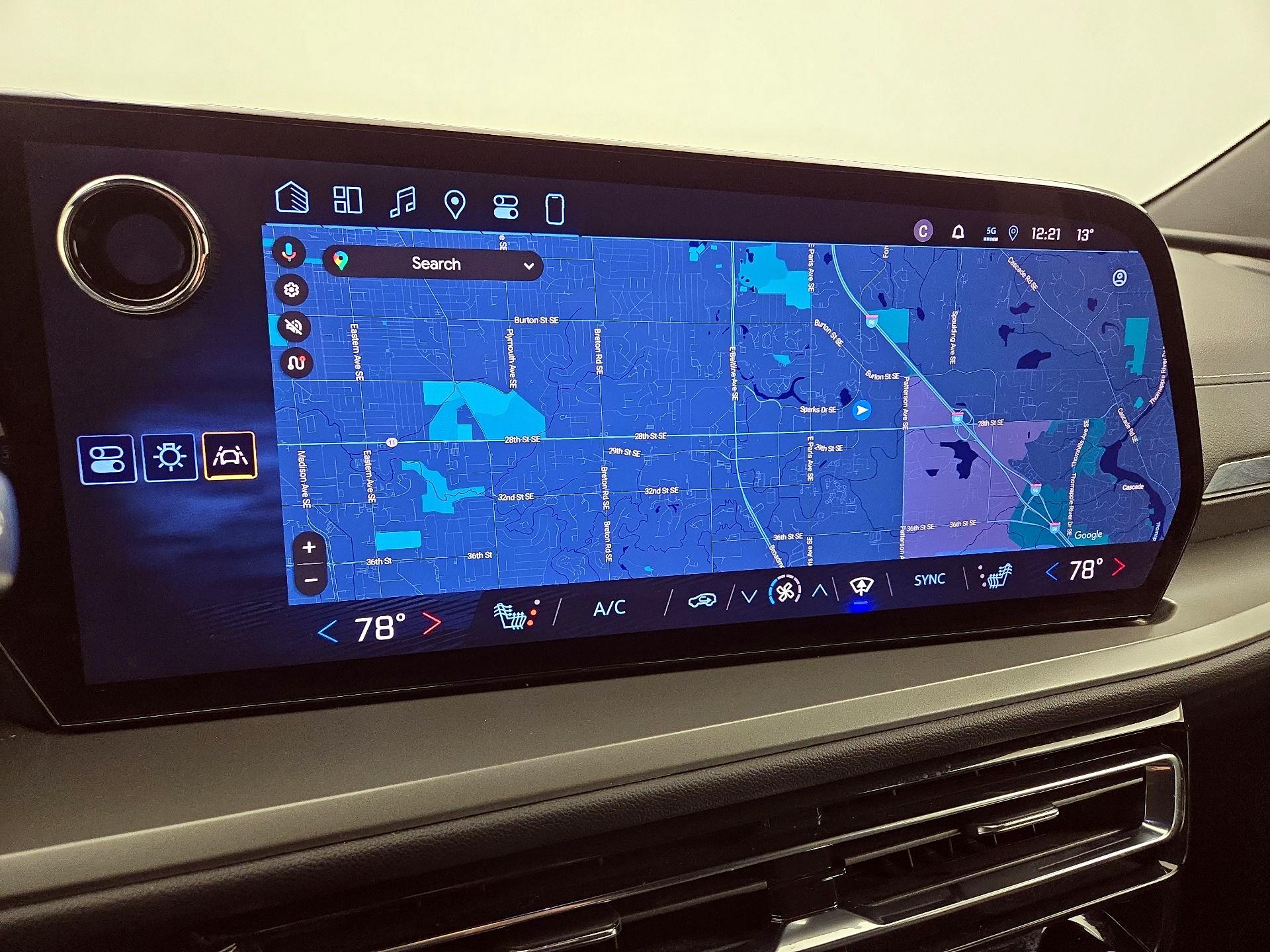 Thumbnail: 2025 Chevrolet Traverse - 14