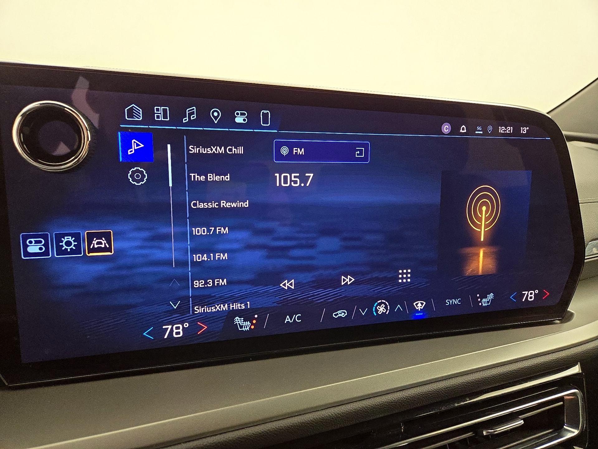 Thumbnail: 2025 Chevrolet Traverse - 16