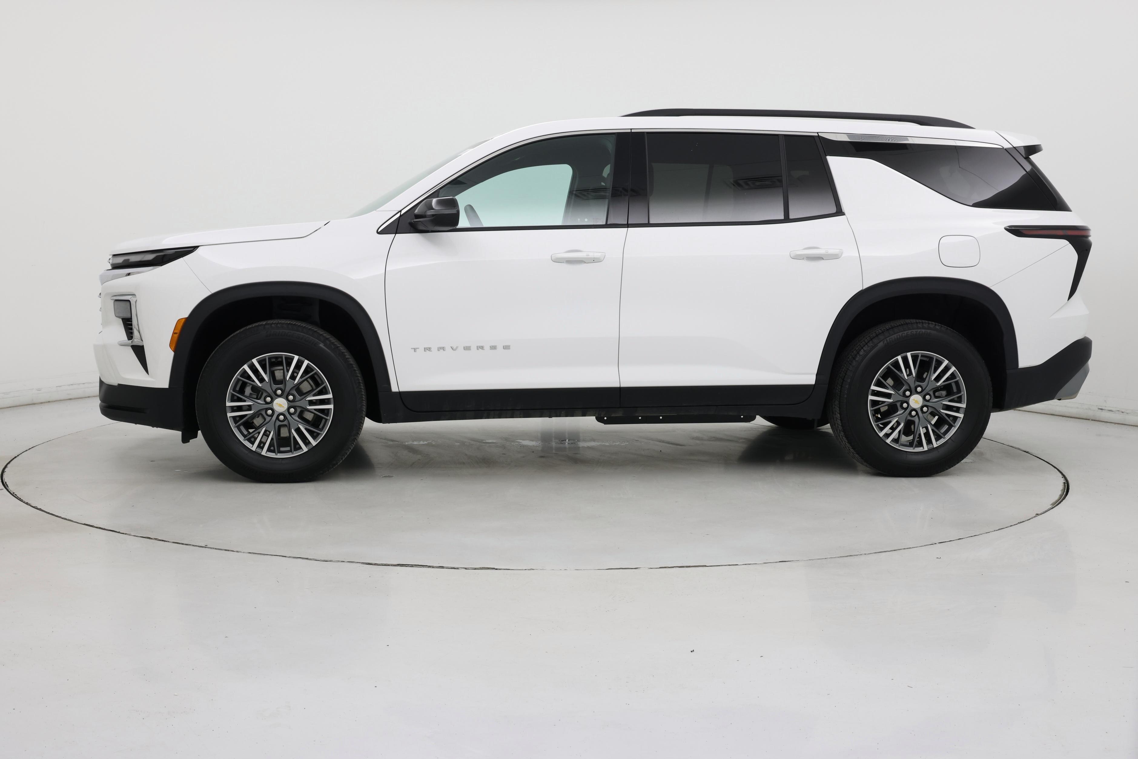 Thumbnail: 2025 Chevrolet Traverse - 3