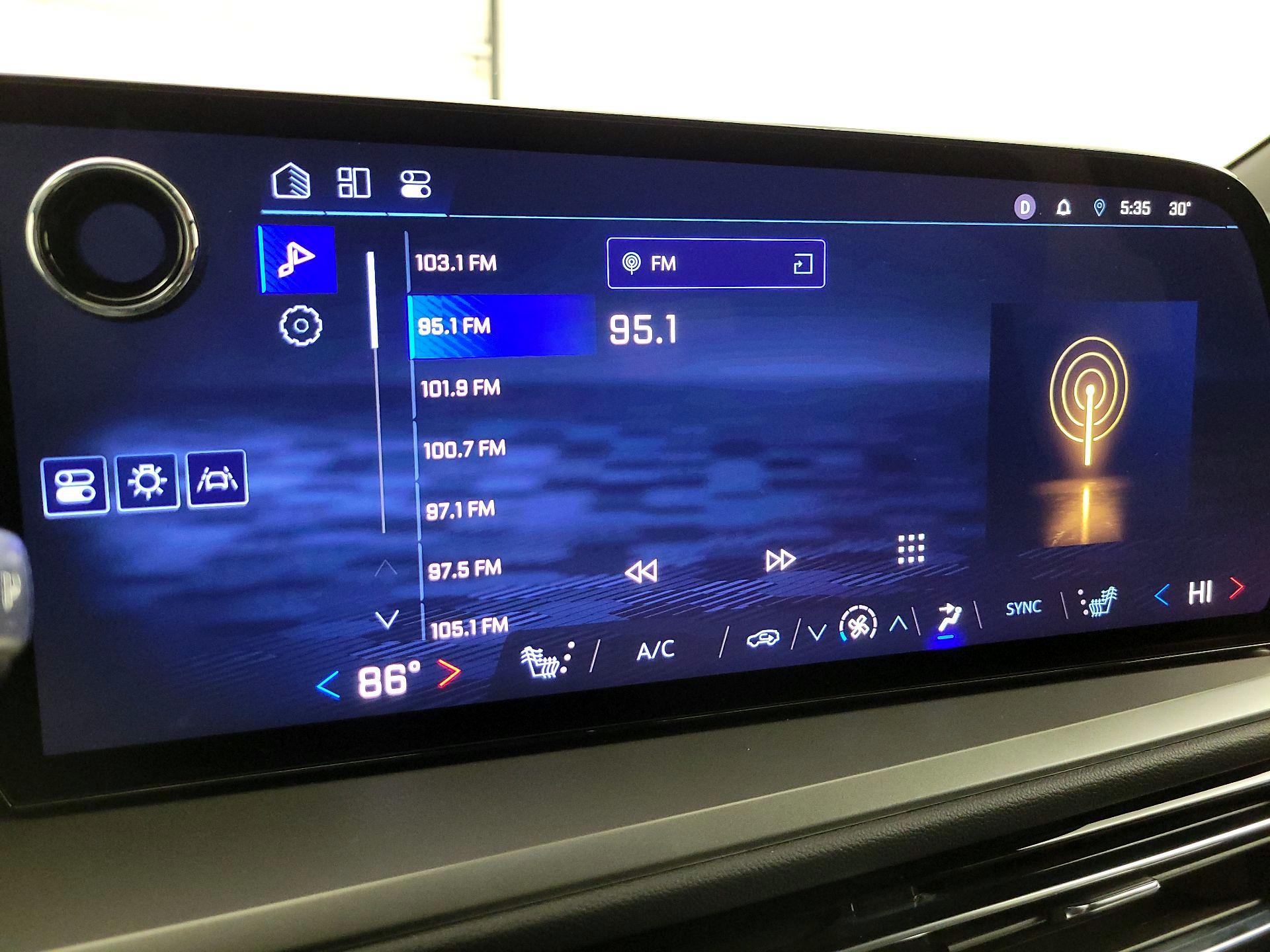 Thumbnail: 2025 Chevrolet Traverse - 15