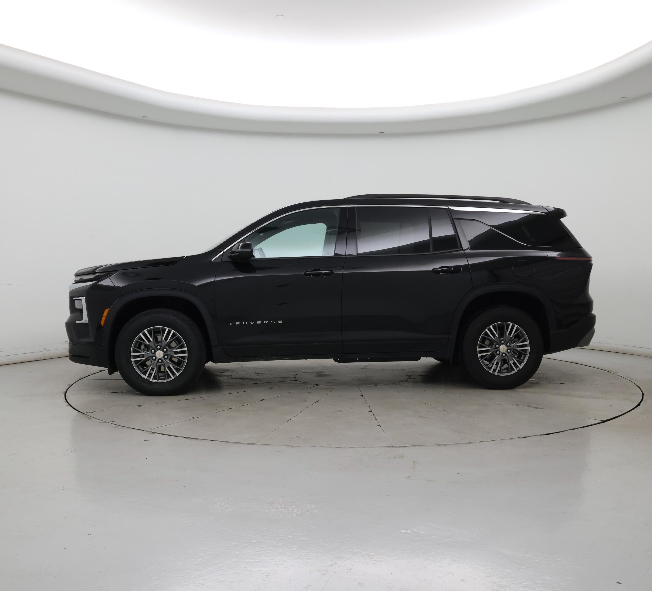 Thumbnail: 2025 Chevrolet Traverse - 3