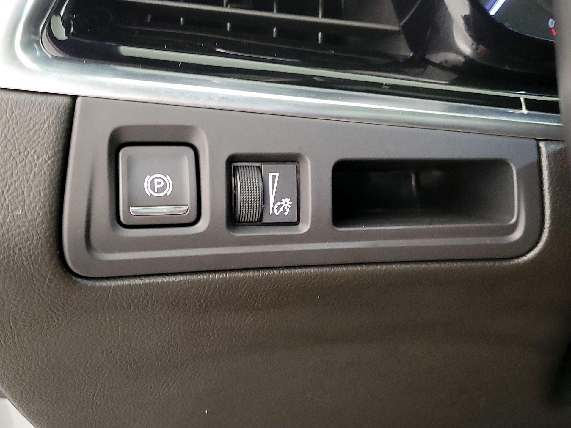 Thumbnail: 2025 Cadillac XT6 - 13