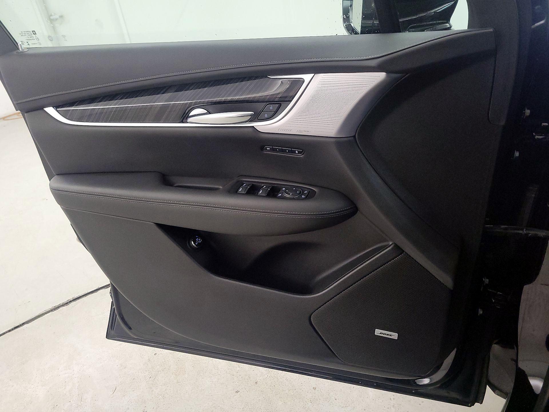 Thumbnail: 2025 Cadillac XT6 - 12