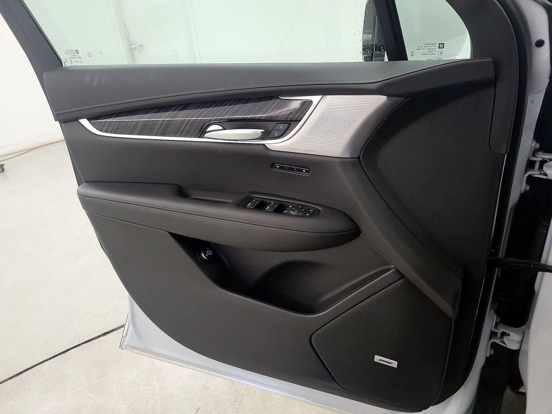 Thumbnail: 2025 Cadillac XT6 - 12