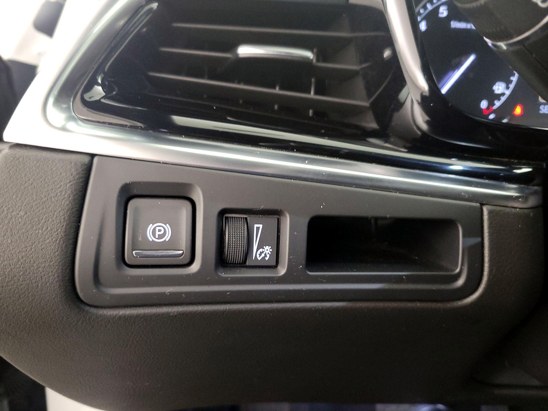 Thumbnail: 2025 Cadillac XT6 - 13