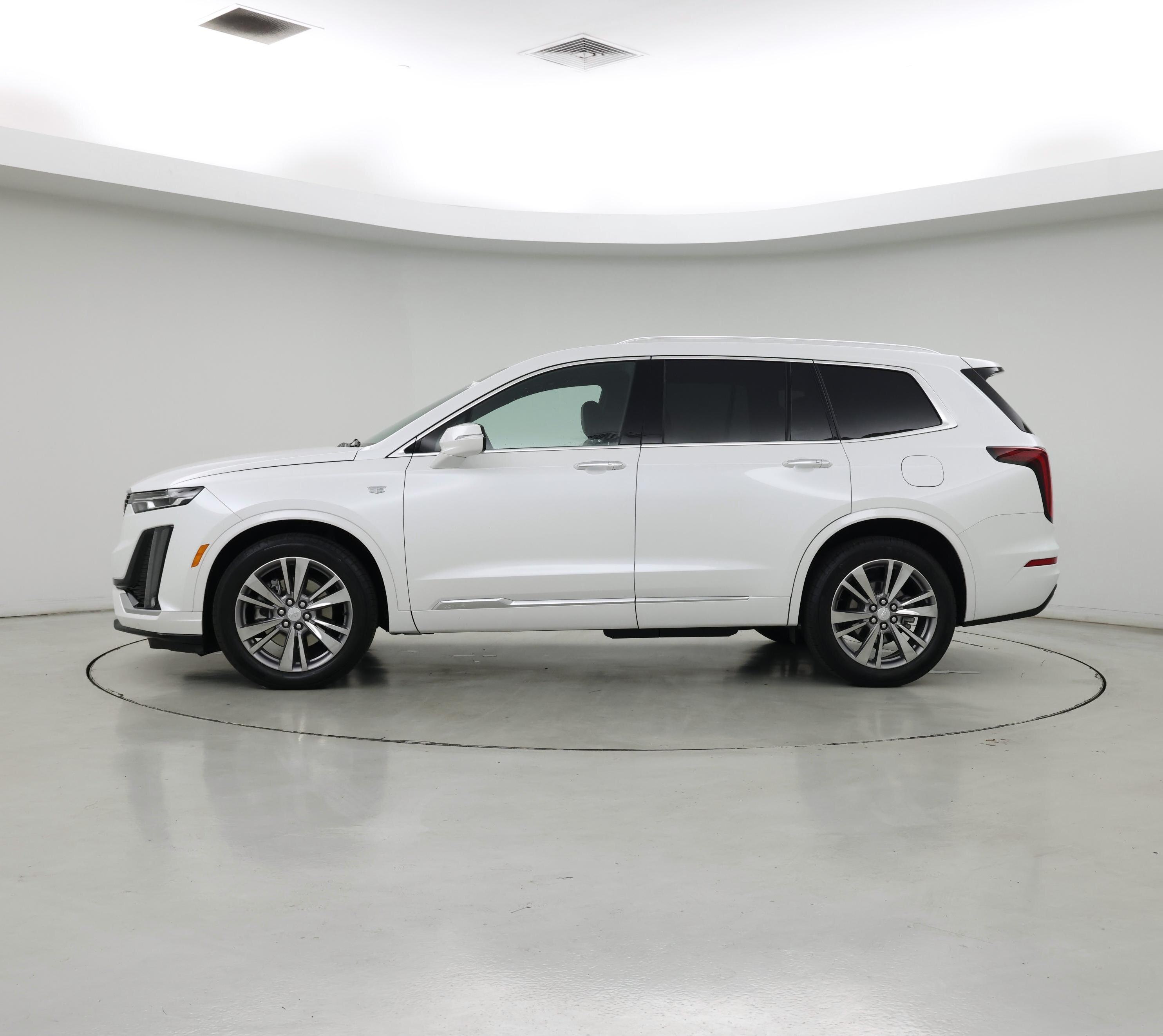 Thumbnail: 2025 Cadillac XT6 - 3