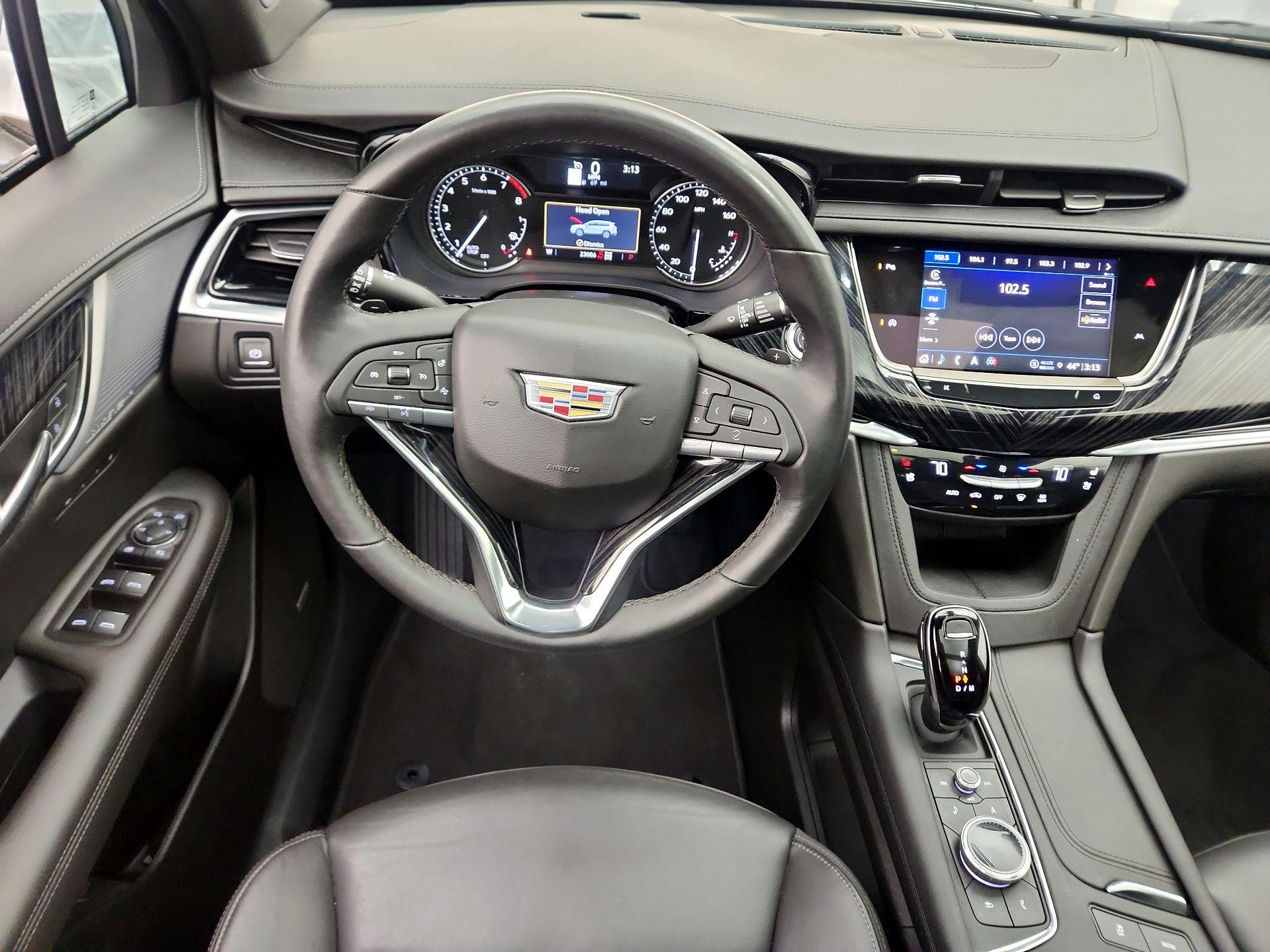 Thumbnail: 2025 Cadillac XT6 - 10