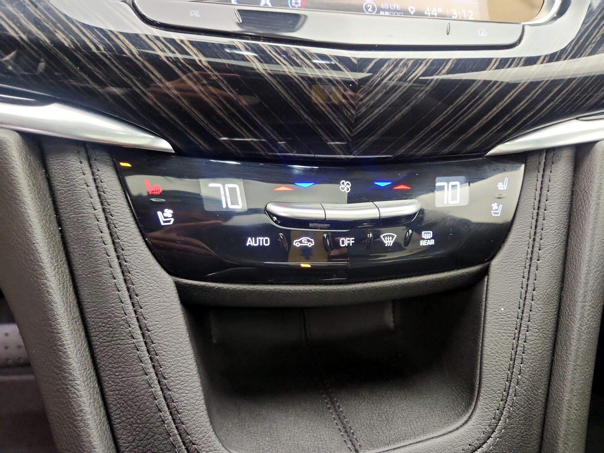 Thumbnail: 2025 Cadillac XT6 - 16