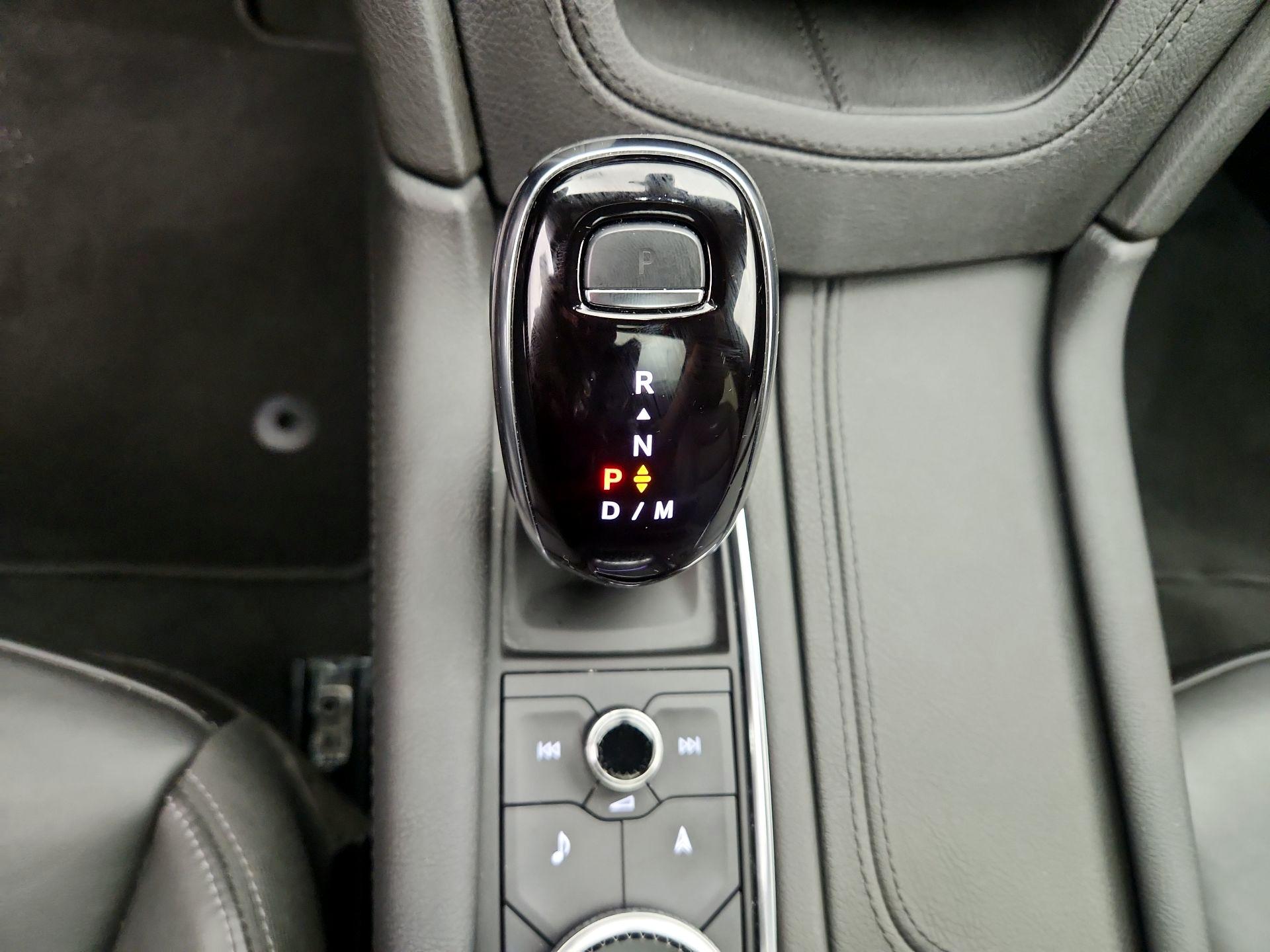 Thumbnail: 2025 Cadillac XT6 - 17