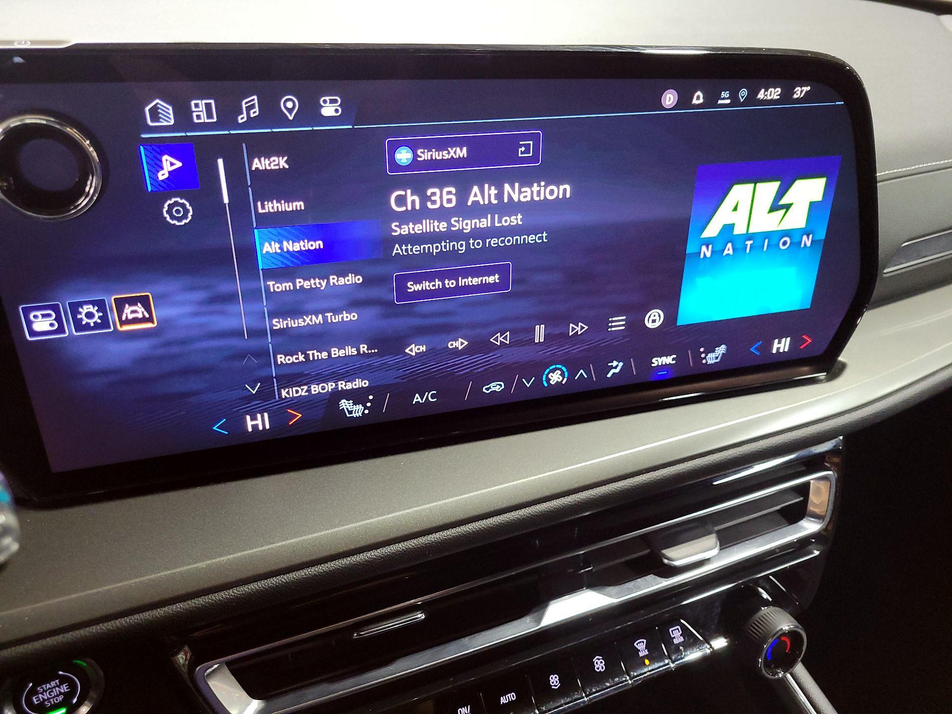 Thumbnail: 2025 Chevrolet Traverse - 16