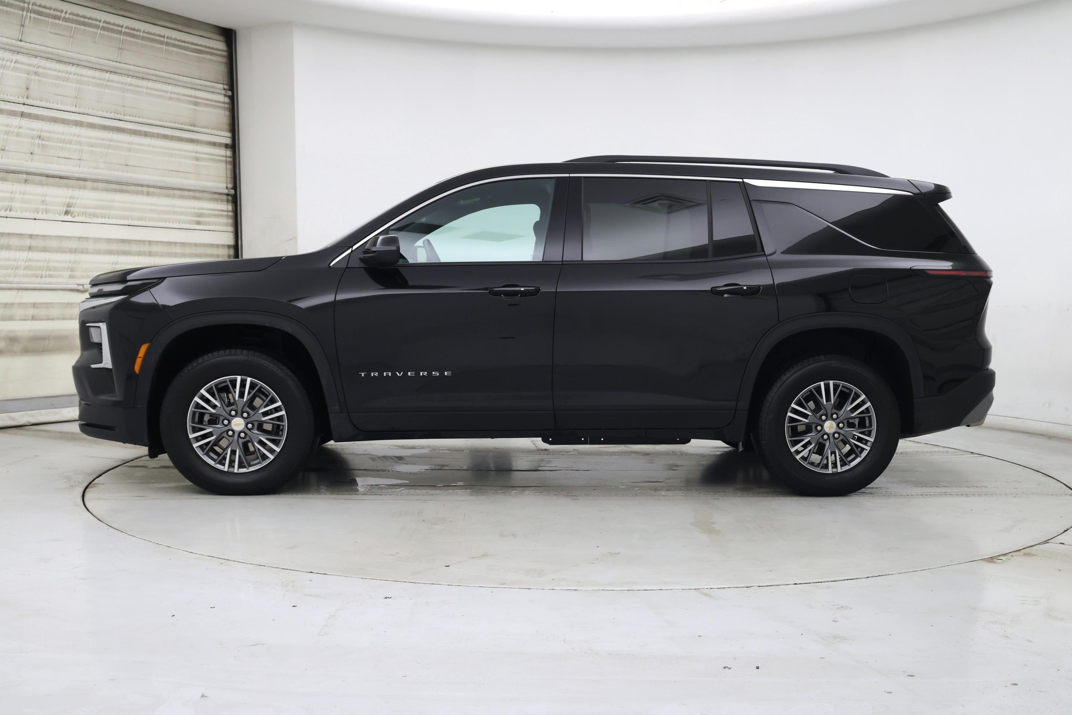 Thumbnail: 2025 Chevrolet Traverse - 3