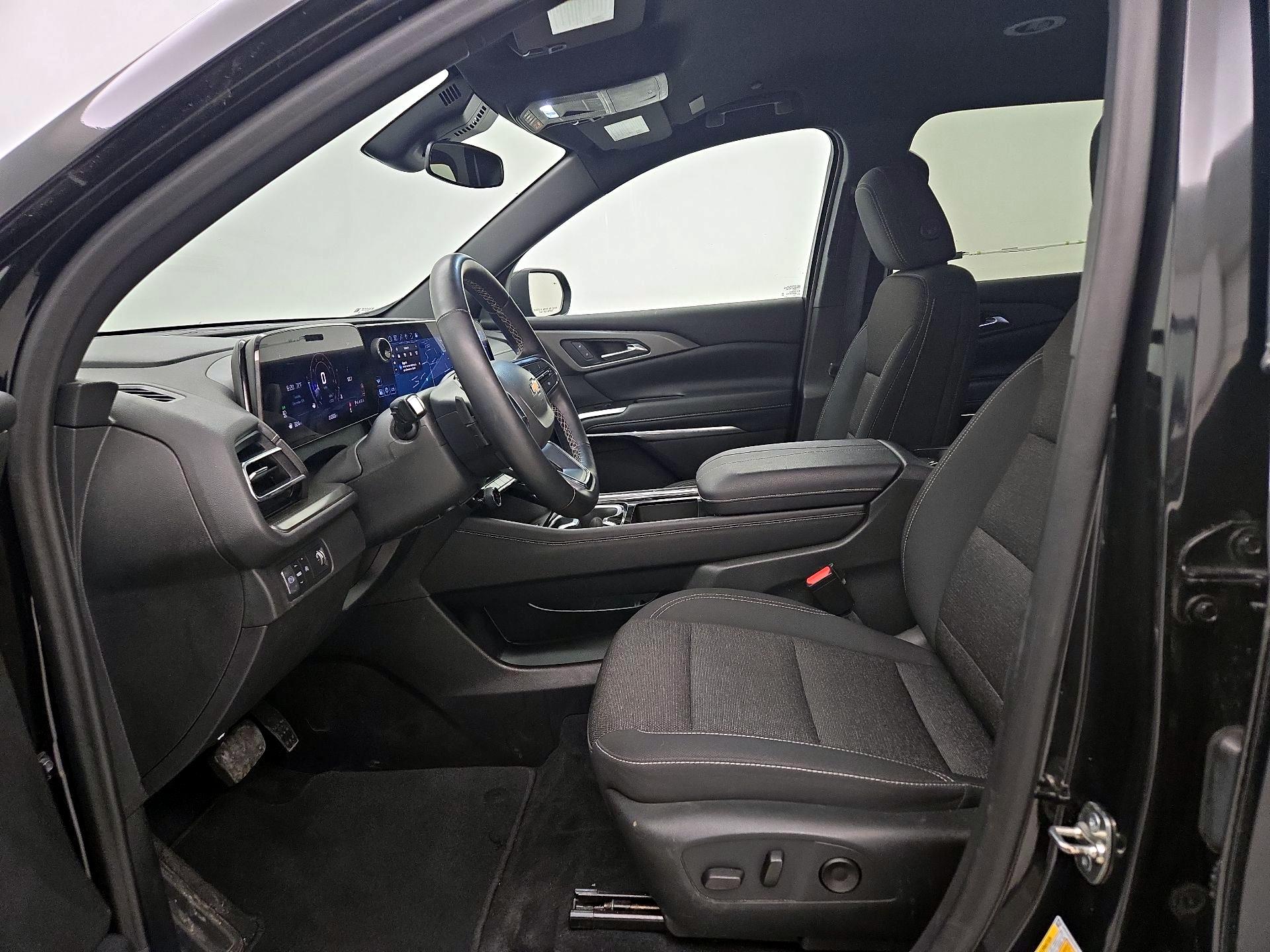 Thumbnail: 2025 Chevrolet Traverse - 11