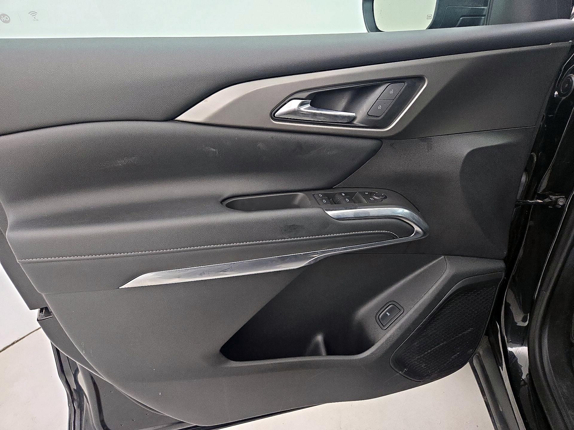 Thumbnail: 2025 Chevrolet Traverse - 12