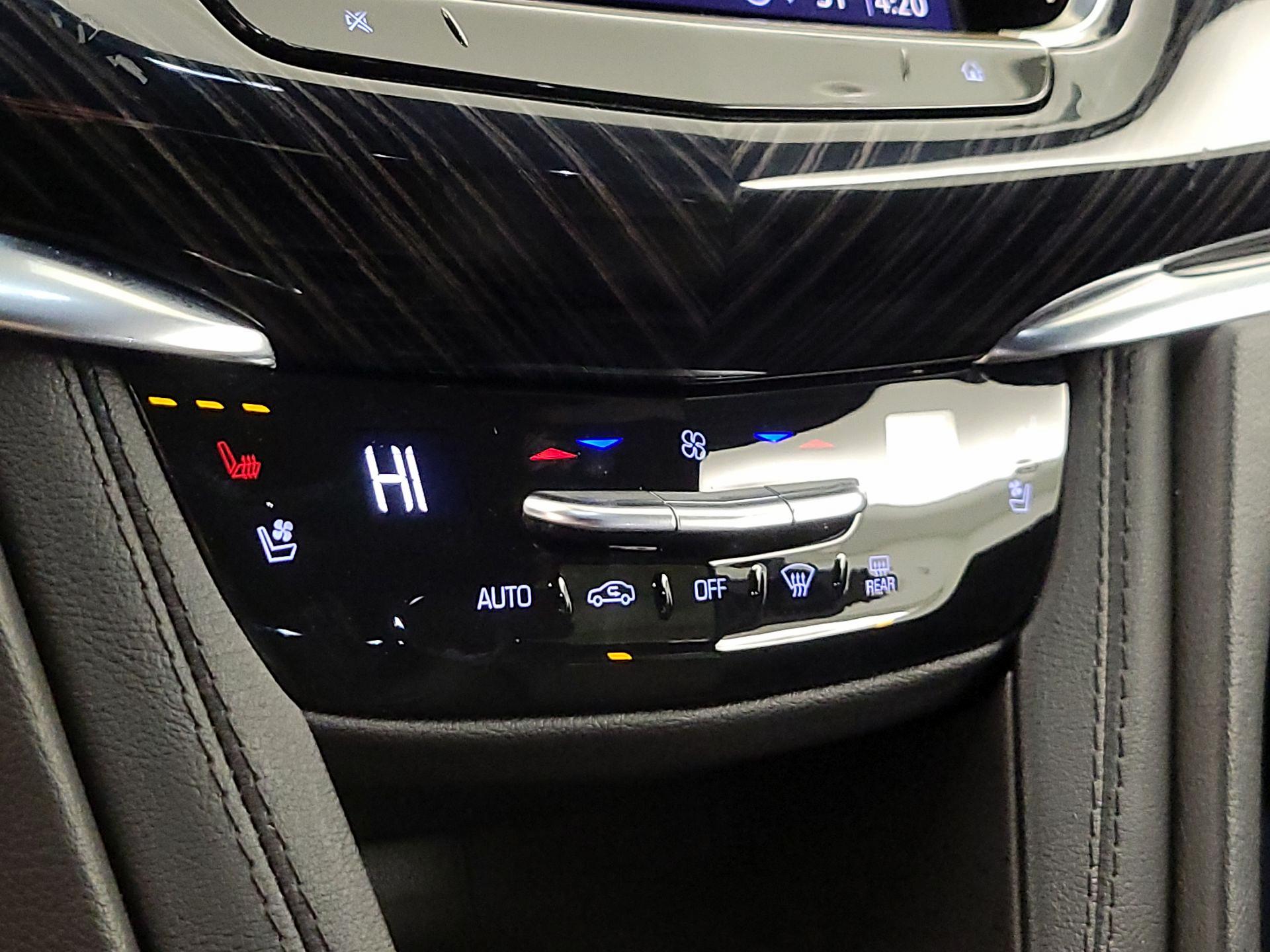 Thumbnail: 2025 Cadillac XT6 - 17