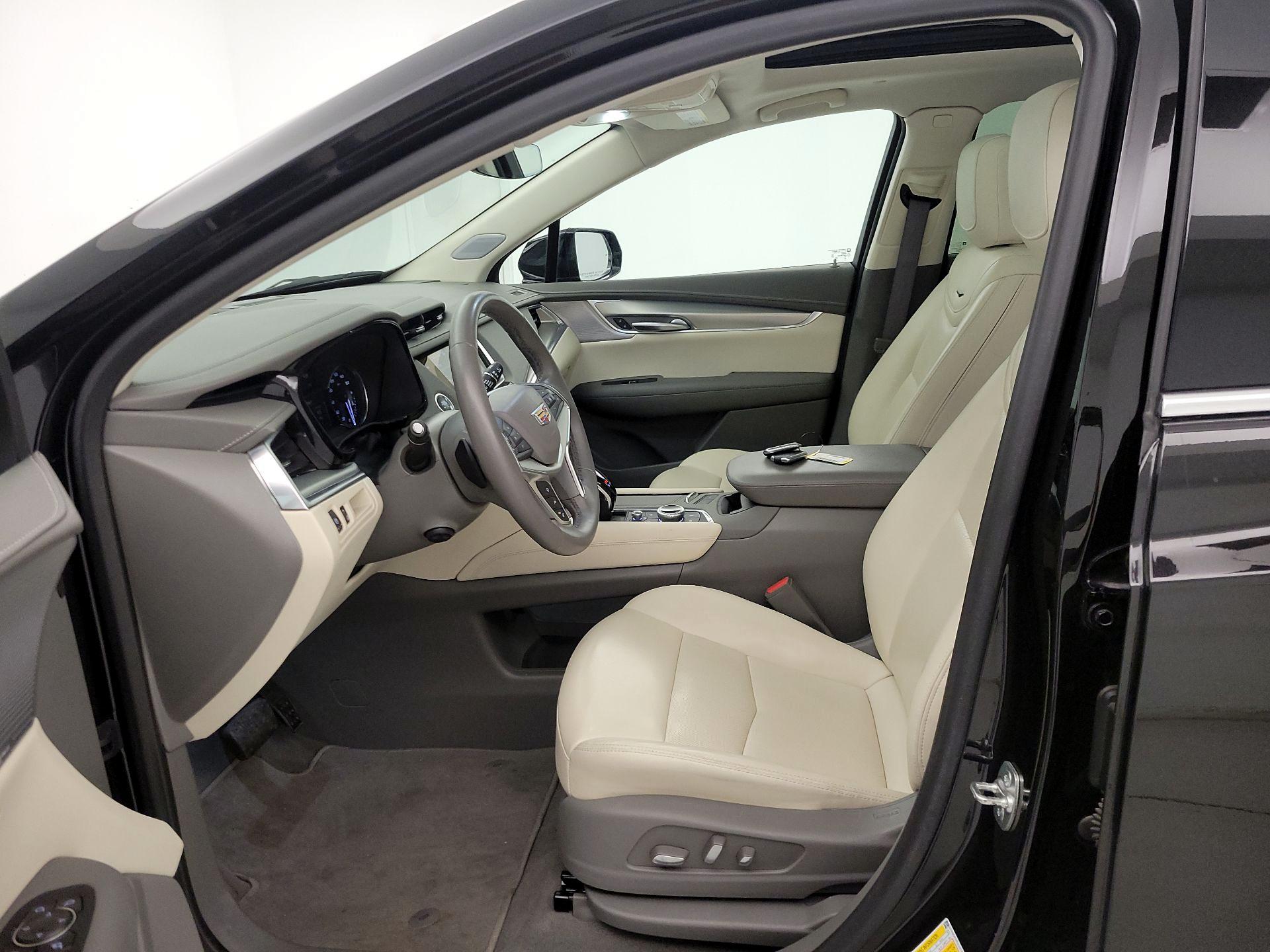 Thumbnail: 2025 Cadillac XT5 - 11