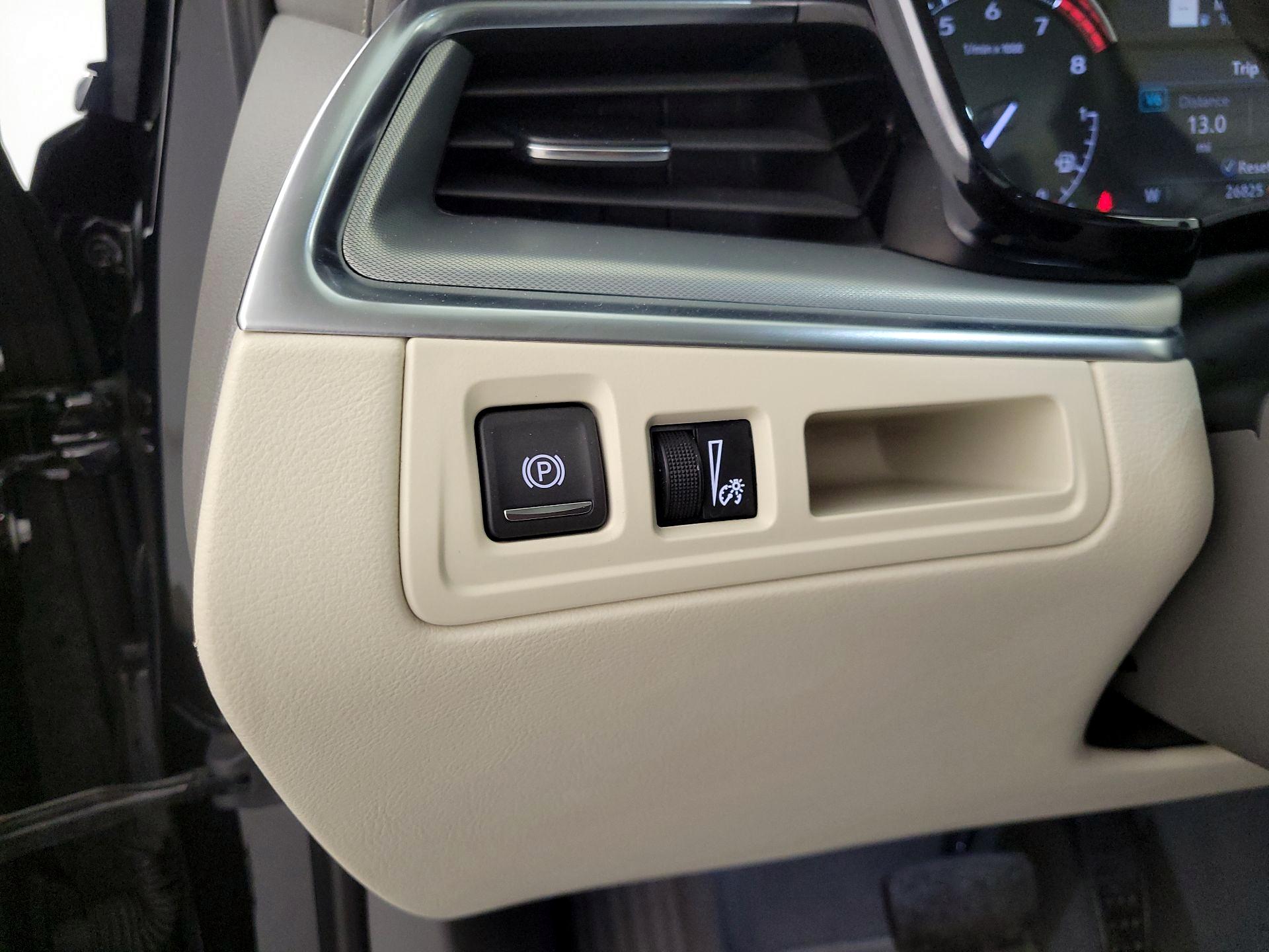 Thumbnail: 2025 Cadillac XT5 - 13