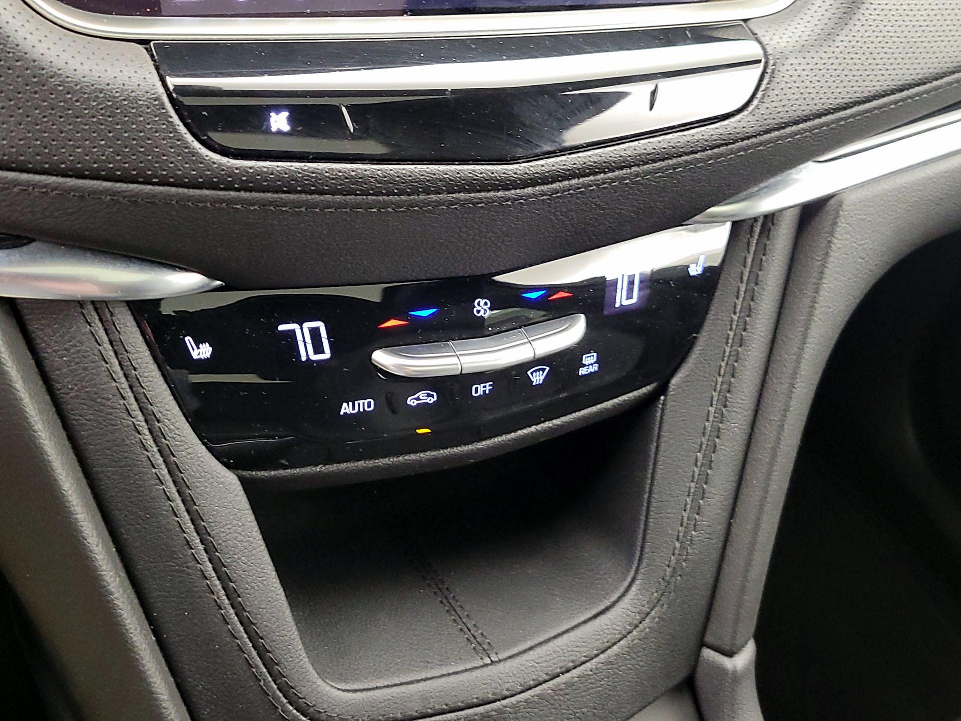 Thumbnail: 2025 Cadillac XT5 - 17