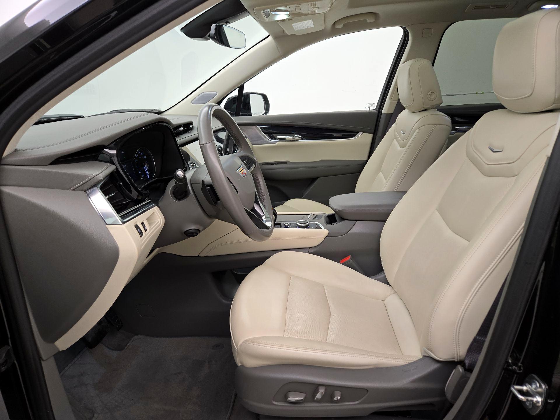 Thumbnail: 2025 Cadillac XT6 - 11